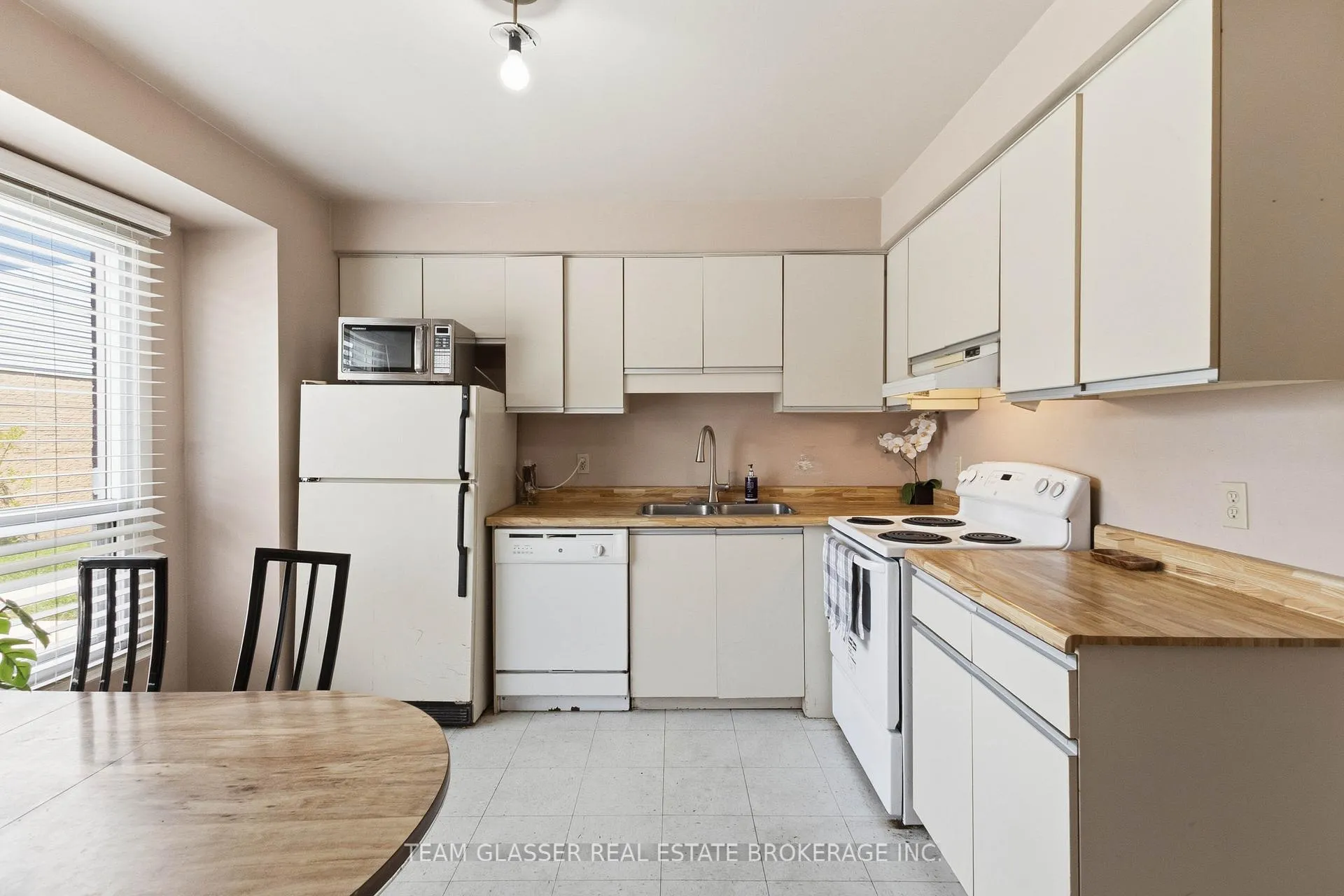 Photo 5 of Unit 41, 595 Third Street, London, East H — HOMEH