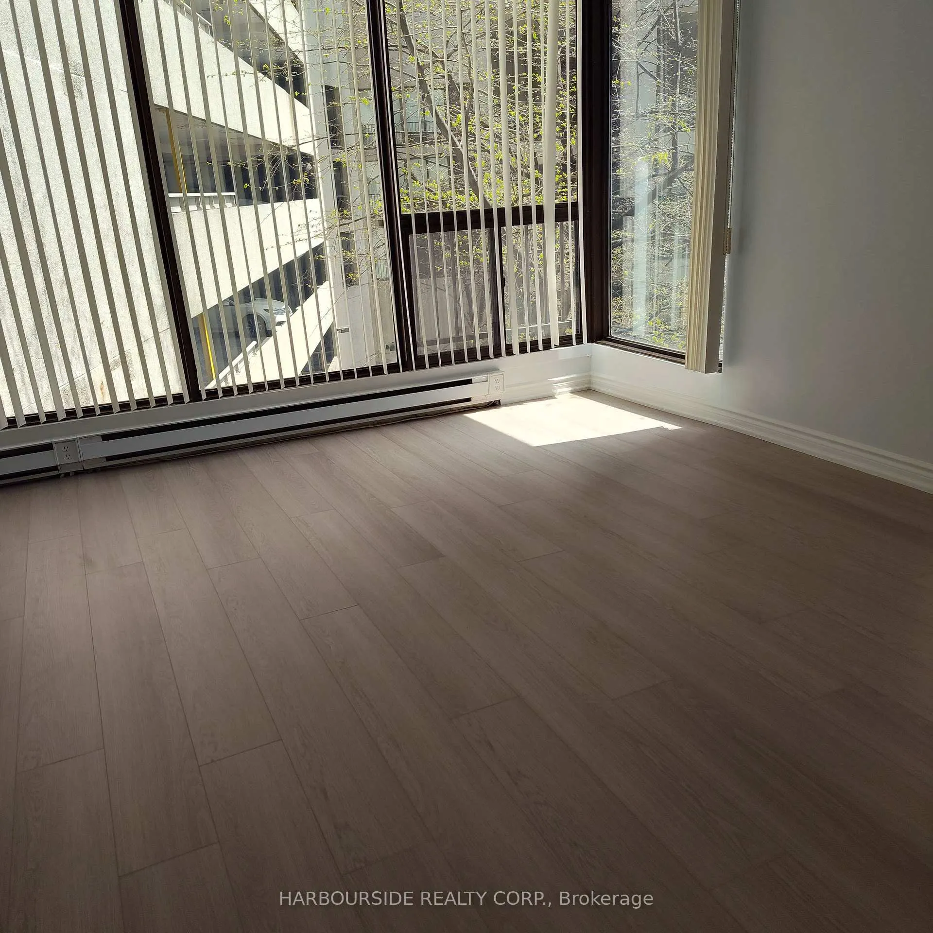 Photo 2 of Unit 405, 65 Harbour Square, Toronto, Waterfront Communities — HOMEH