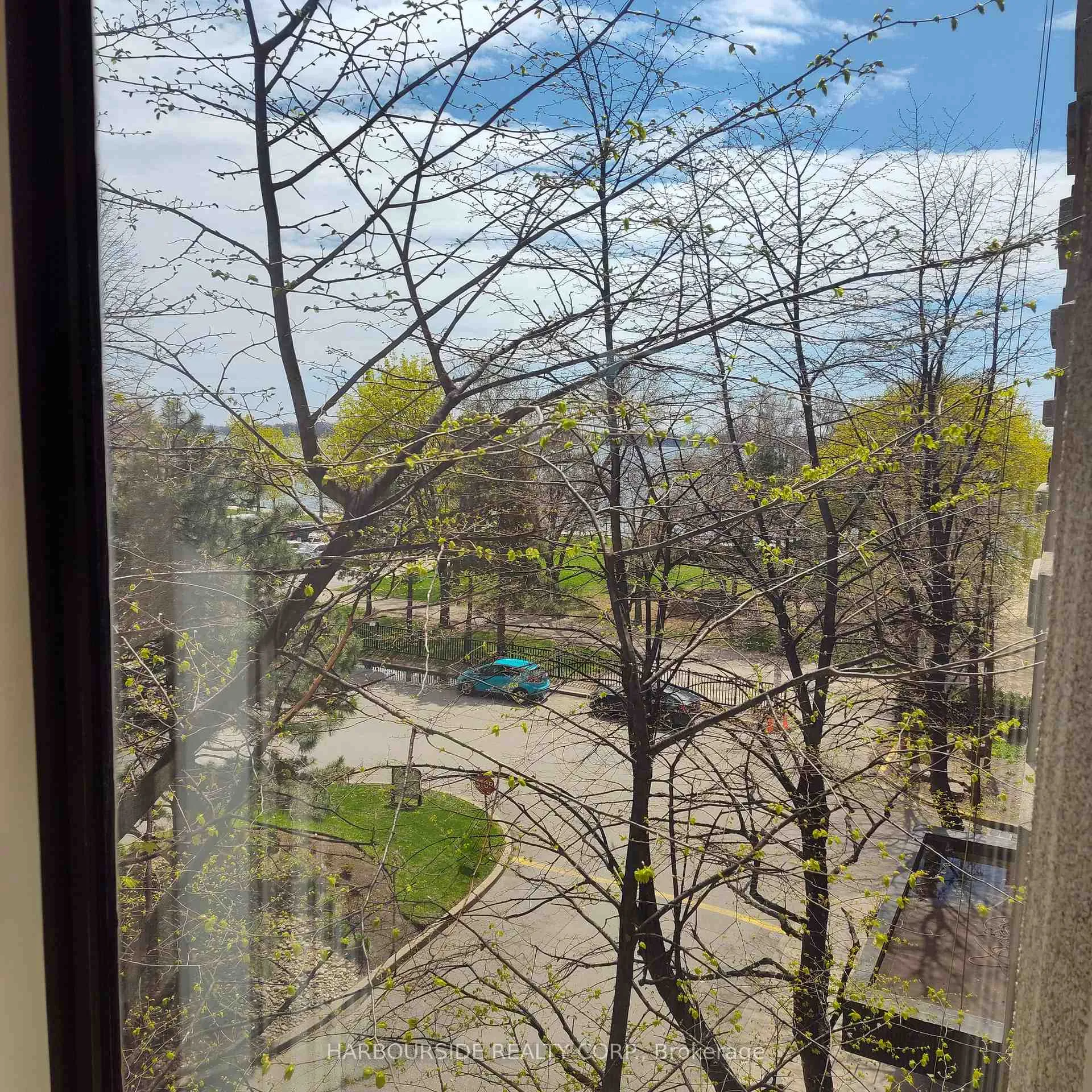 Photo 5 of Unit 405, 65 Harbour Square, Toronto, Waterfront Communities — HOMEH