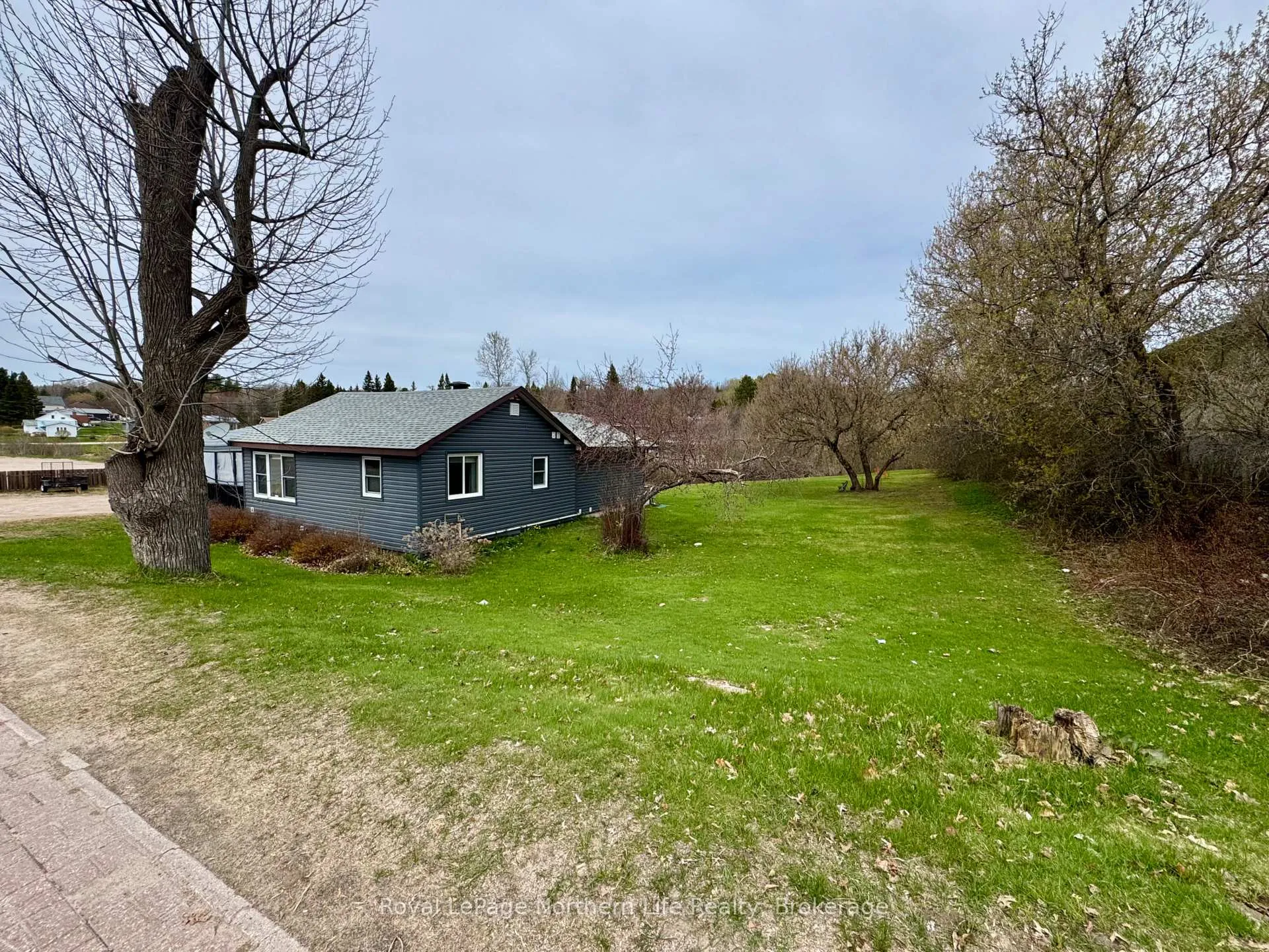 Photo 20 of 440 Main Street, Powassan — HOMEH
