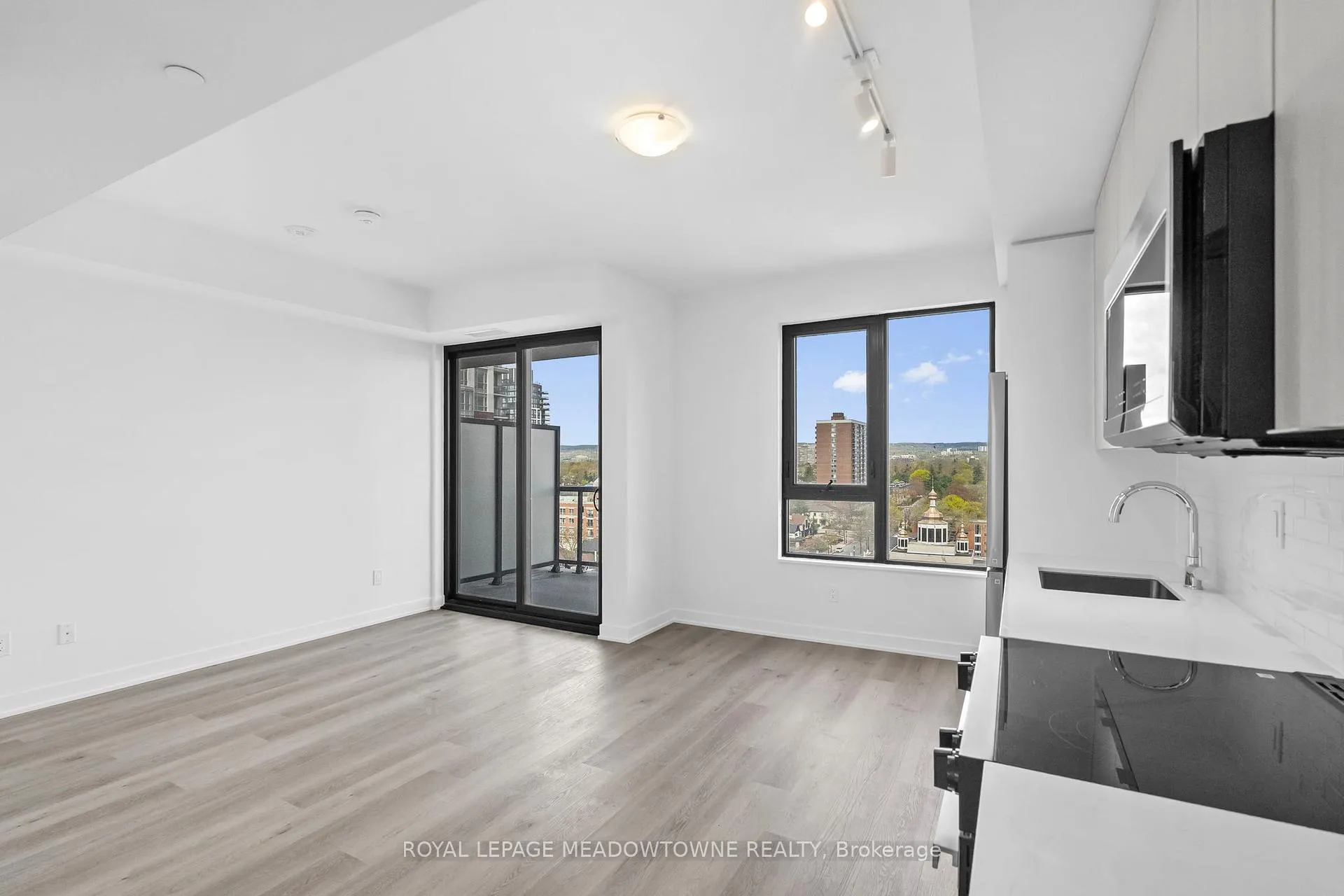Photo 8 of Unit 902, 2075 Lakeshore Road, Burlington, Brant — HOMEH
