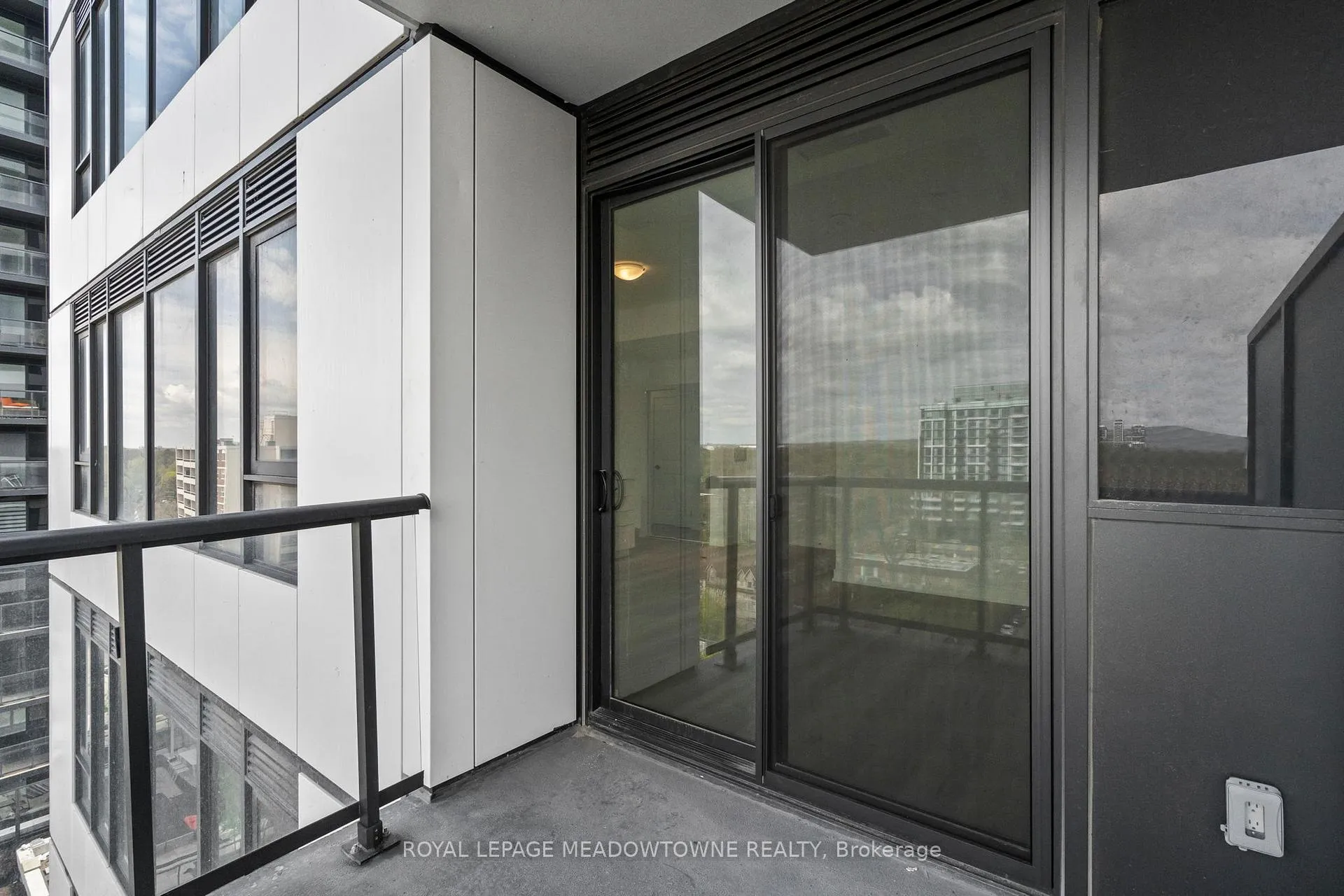 Photo 15 of Unit 902, 2075 Lakeshore Road, Burlington, Brant — HOMEH