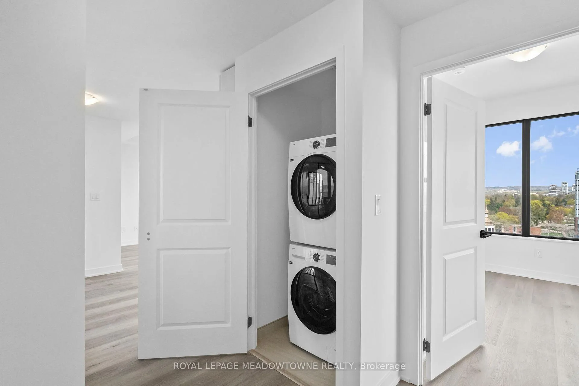 Photo 17 of Unit 902, 2075 Lakeshore Road, Burlington, Brant — HOMEH