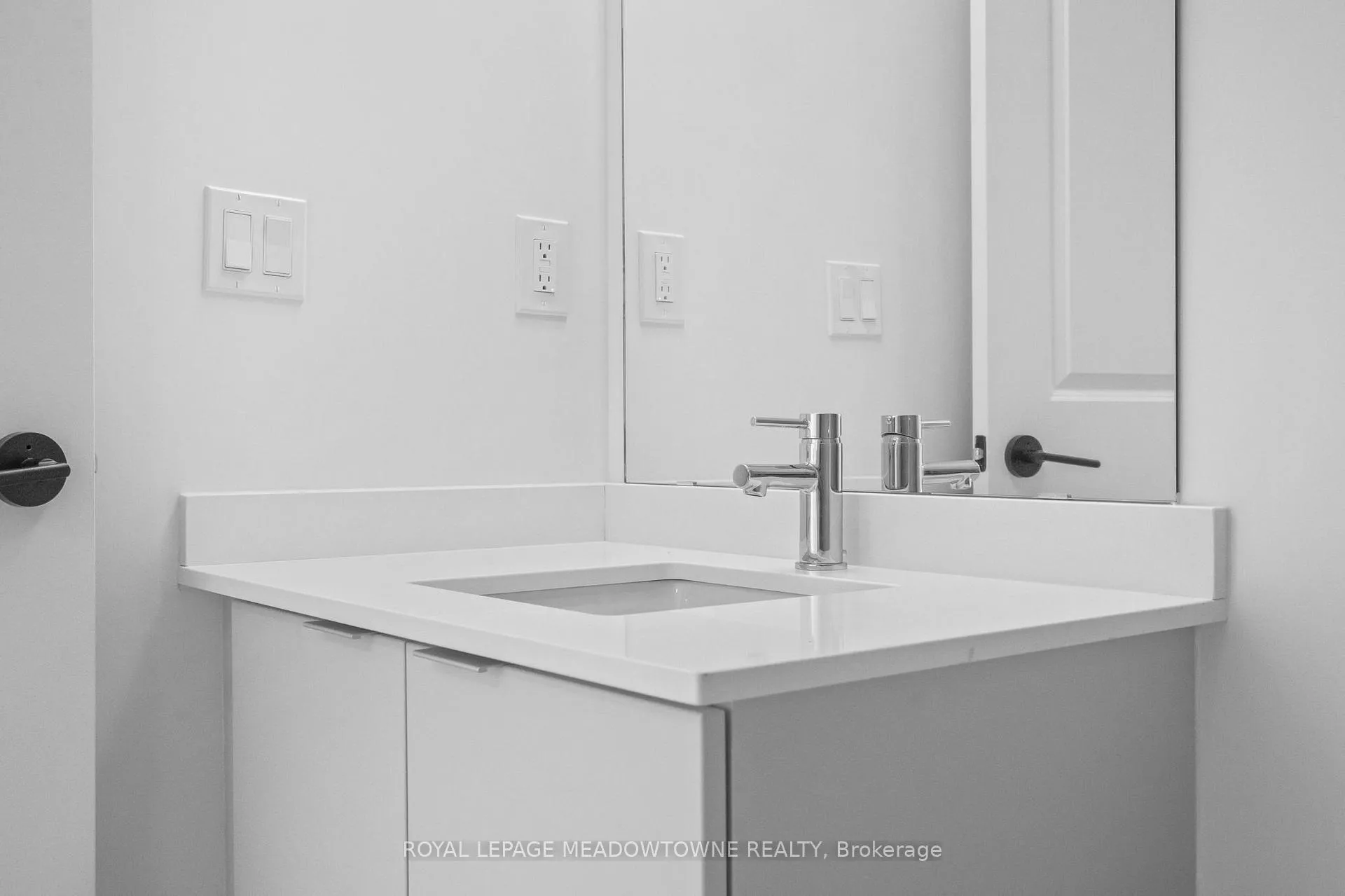 Photo 19 of Unit 902, 2075 Lakeshore Road, Burlington, Brant — HOMEH