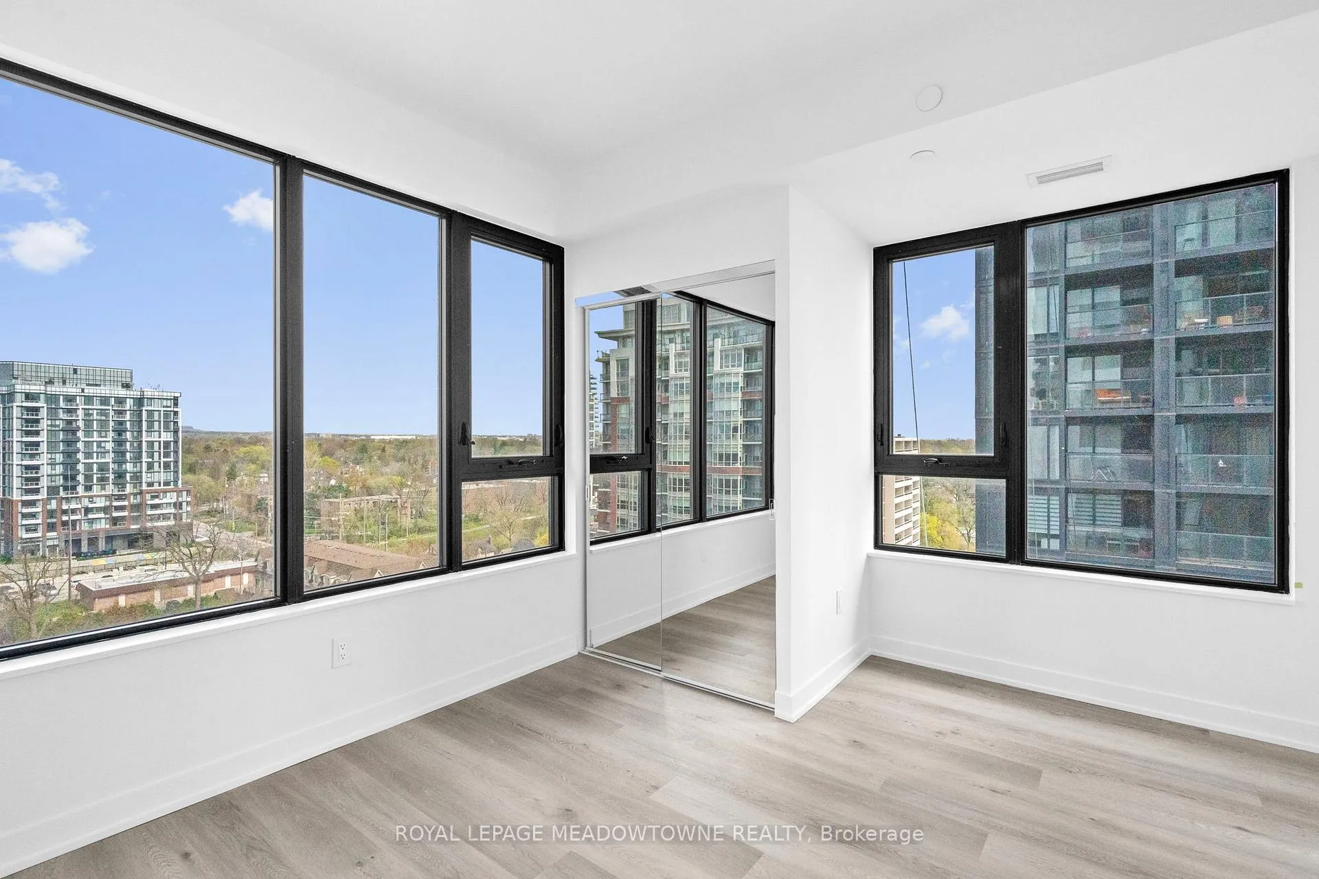 Photo 21 of Unit 902, 2075 Lakeshore Road, Burlington, Brant — HOMEH