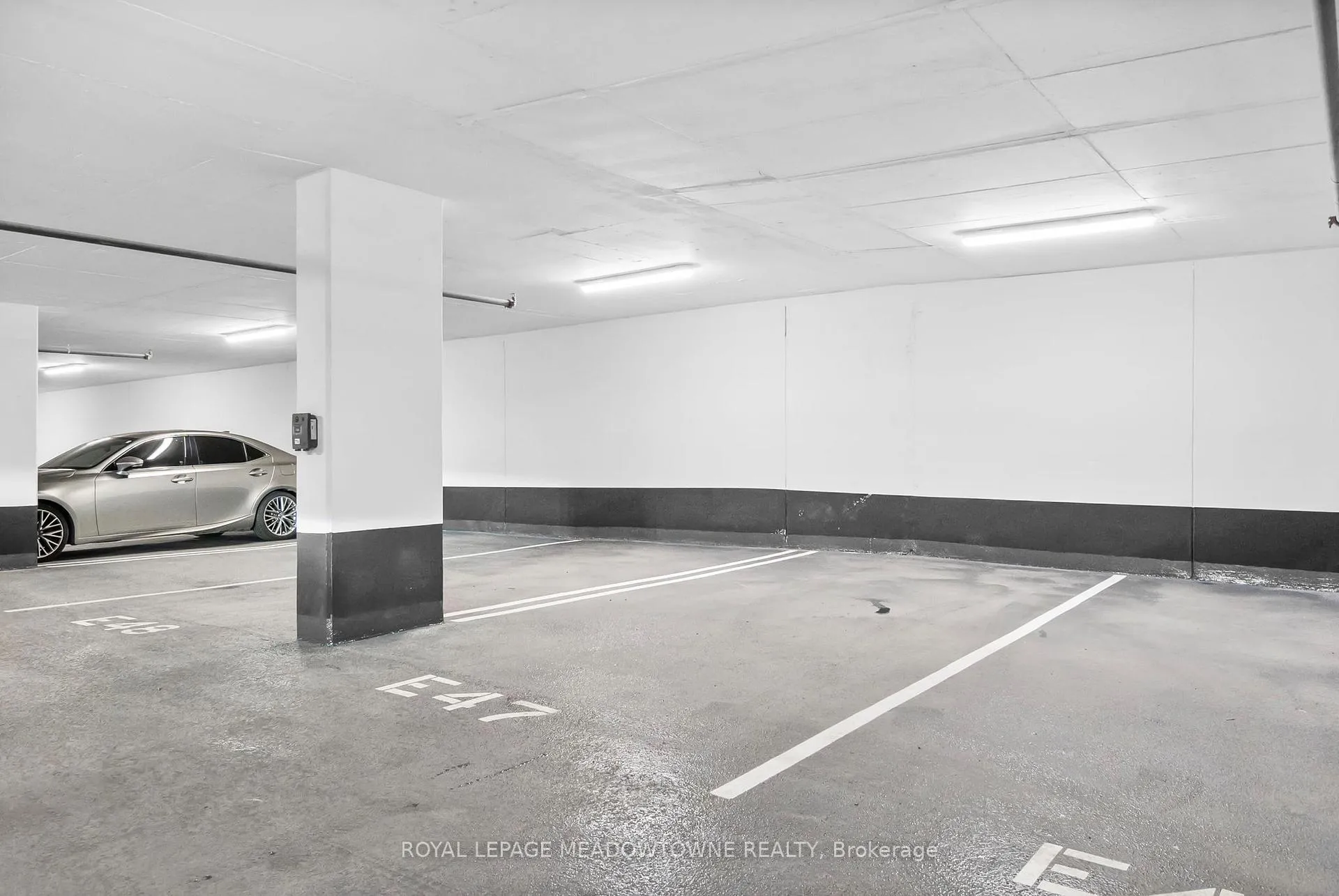 Photo 28 of Unit 902, 2075 Lakeshore Road, Burlington, Brant — HOMEH