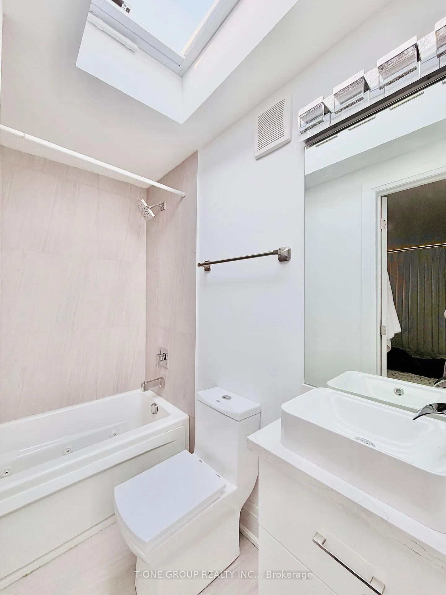 Photo 19 of 173 Drayton Avenue, Toronto, Woodbine Corridor — HOMEH