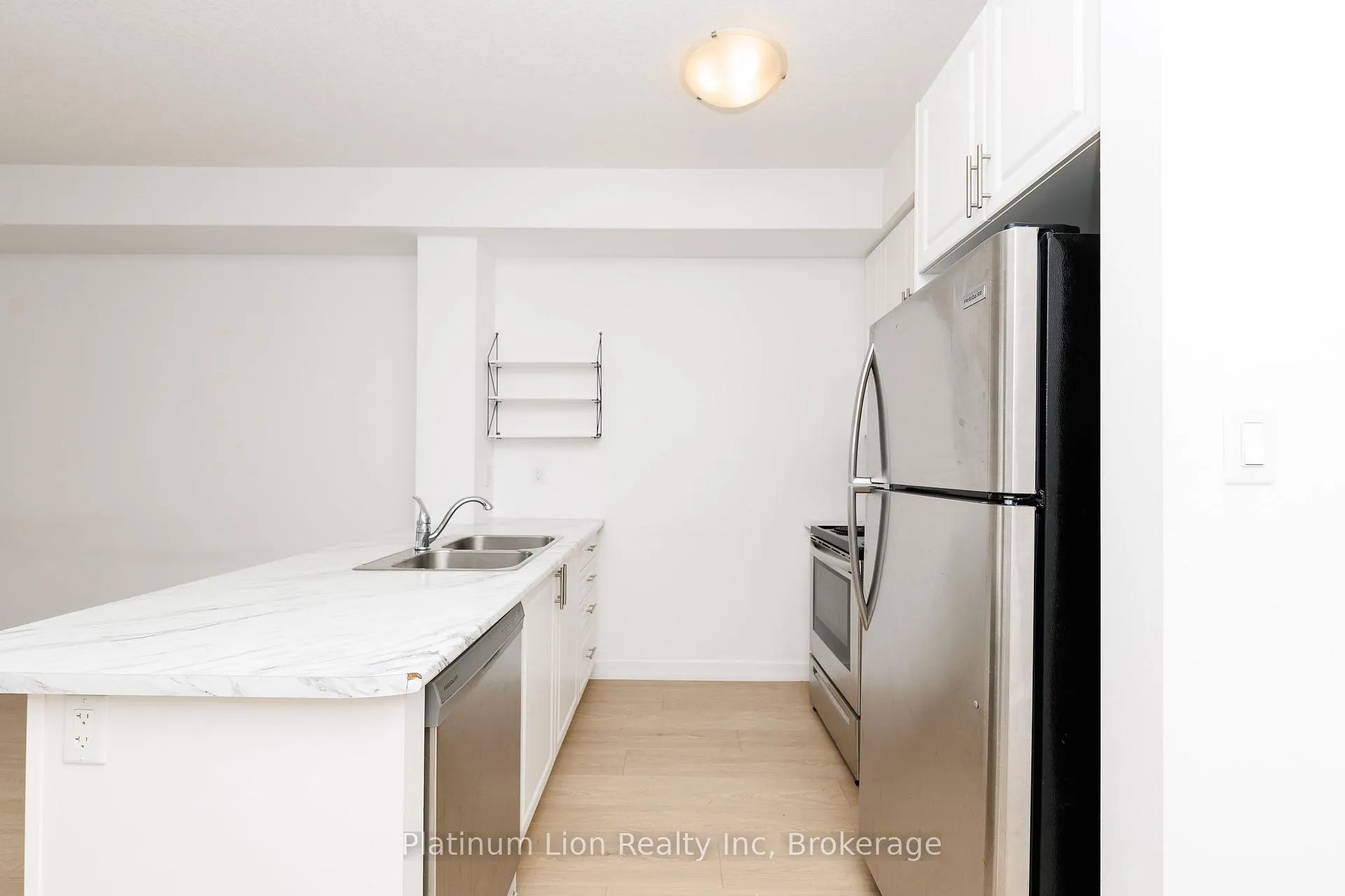 Photo 2 of Unit 428, 101 Shoreview Place, Hamilton, Lakeshore — HOMEH