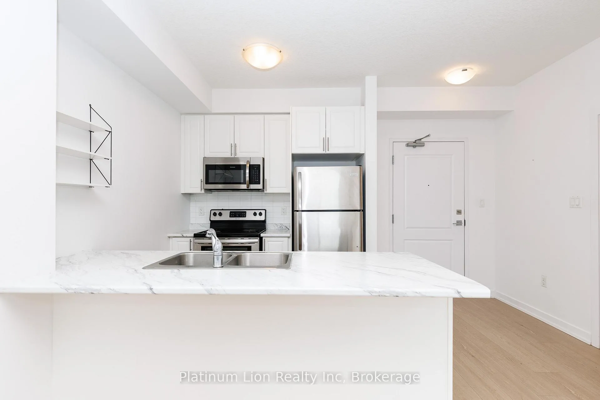Photo 9 of Unit 428, 101 Shoreview Place, Hamilton, Lakeshore — HOMEH