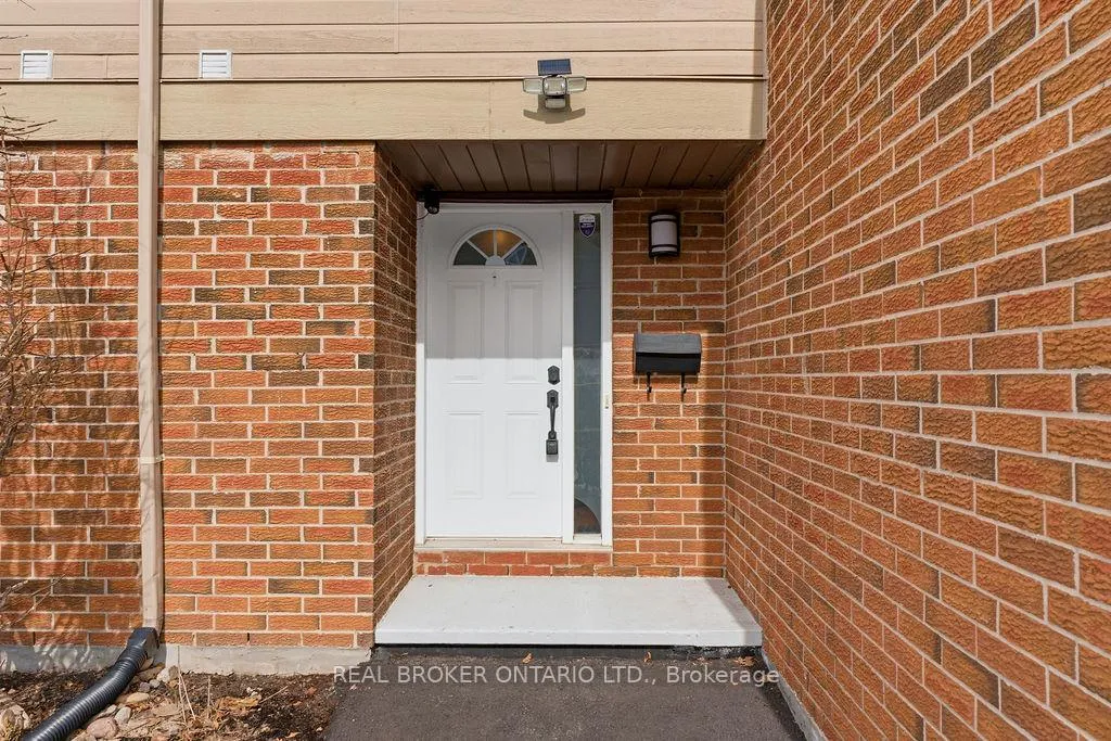 Photo 2 of Unit 27, 3205 Uplands Drive, Ottawa, Hunt Club Woods — HOMEH