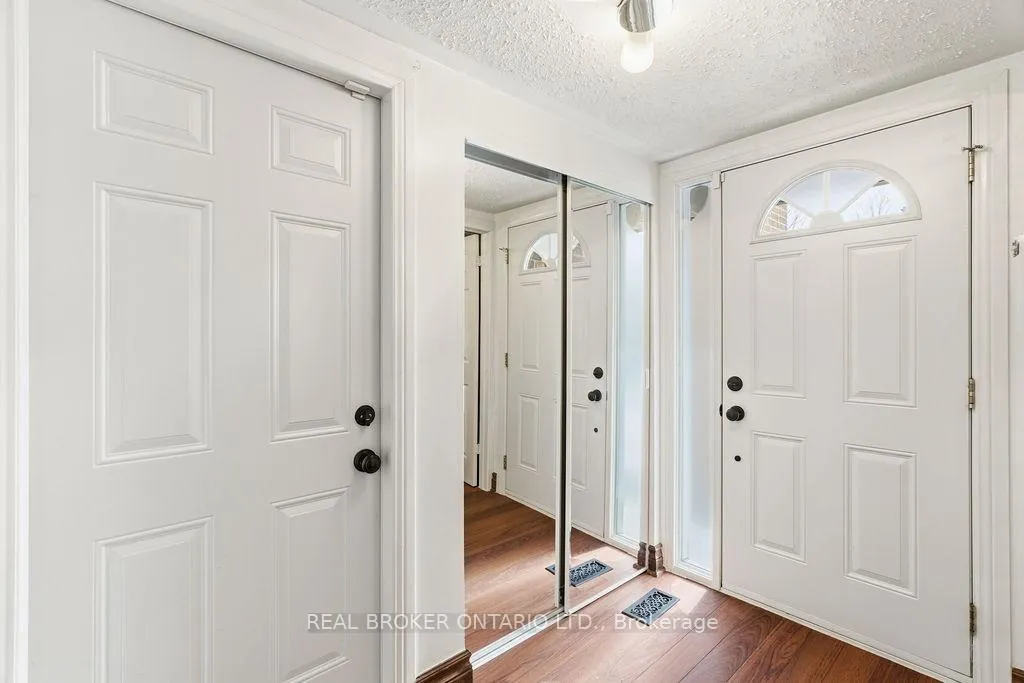 Photo 3 of Unit 27, 3205 Uplands Drive, Ottawa, Hunt Club Woods — HOMEH
