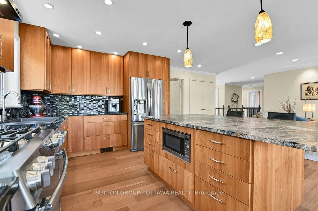 Photo 12 of 1509 Claymor Avenue, Ottawa, Carleton Heights — HOMEH