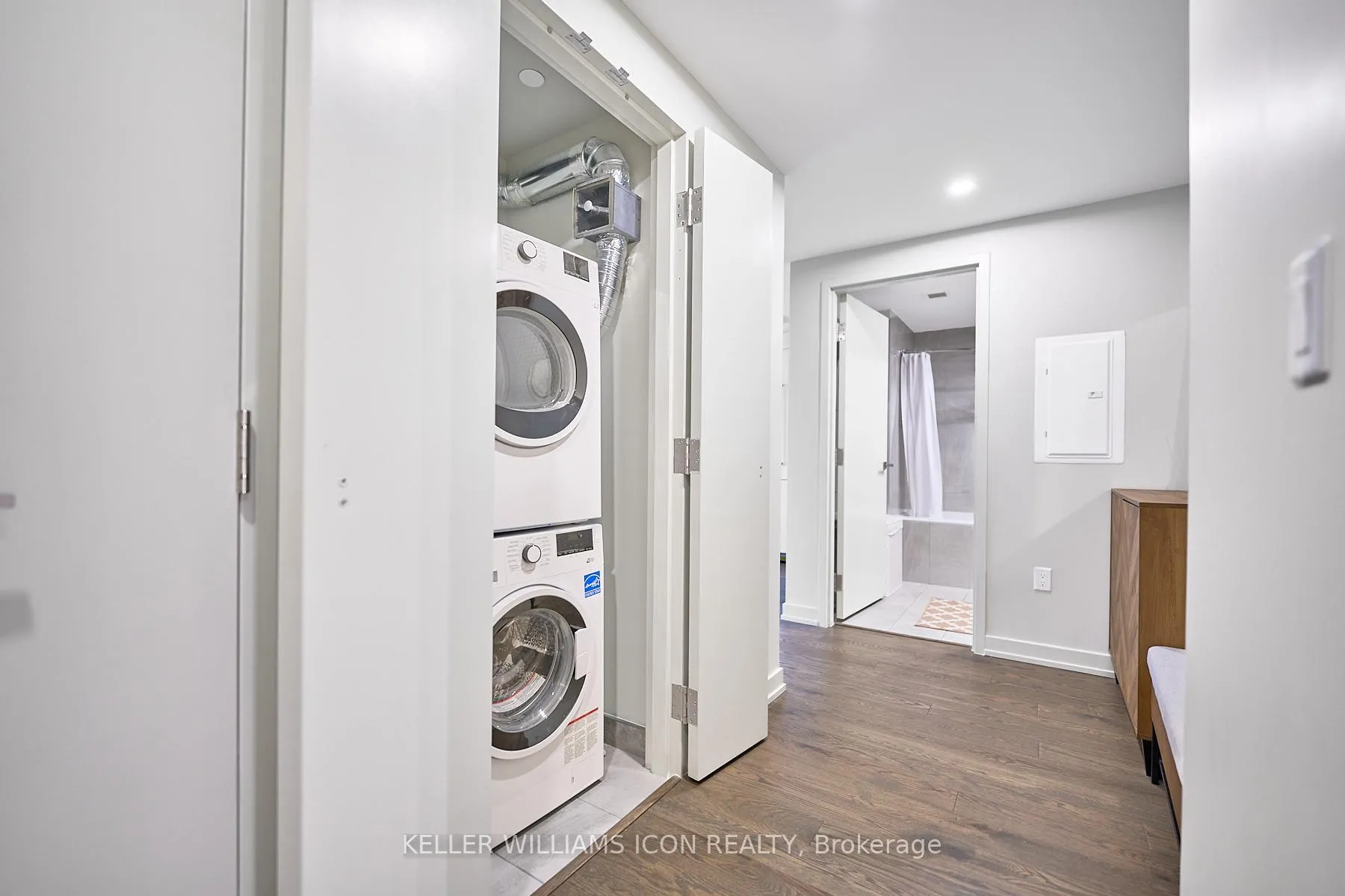 Photo 3 of Unit 911, 101 Queen Street, Ottawa, Ottawa Centre — HOMEH