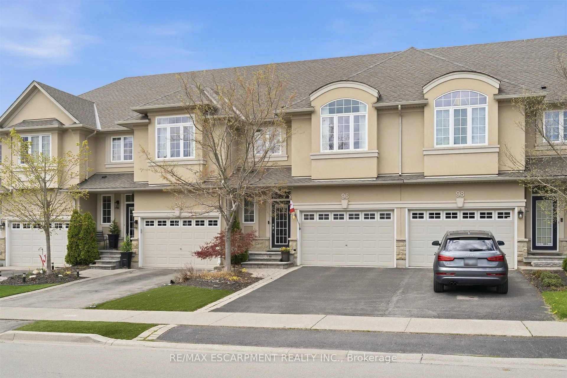 Photo 1 of 96 Newcombe Road, Hamilton, Dundas — HOMEH
