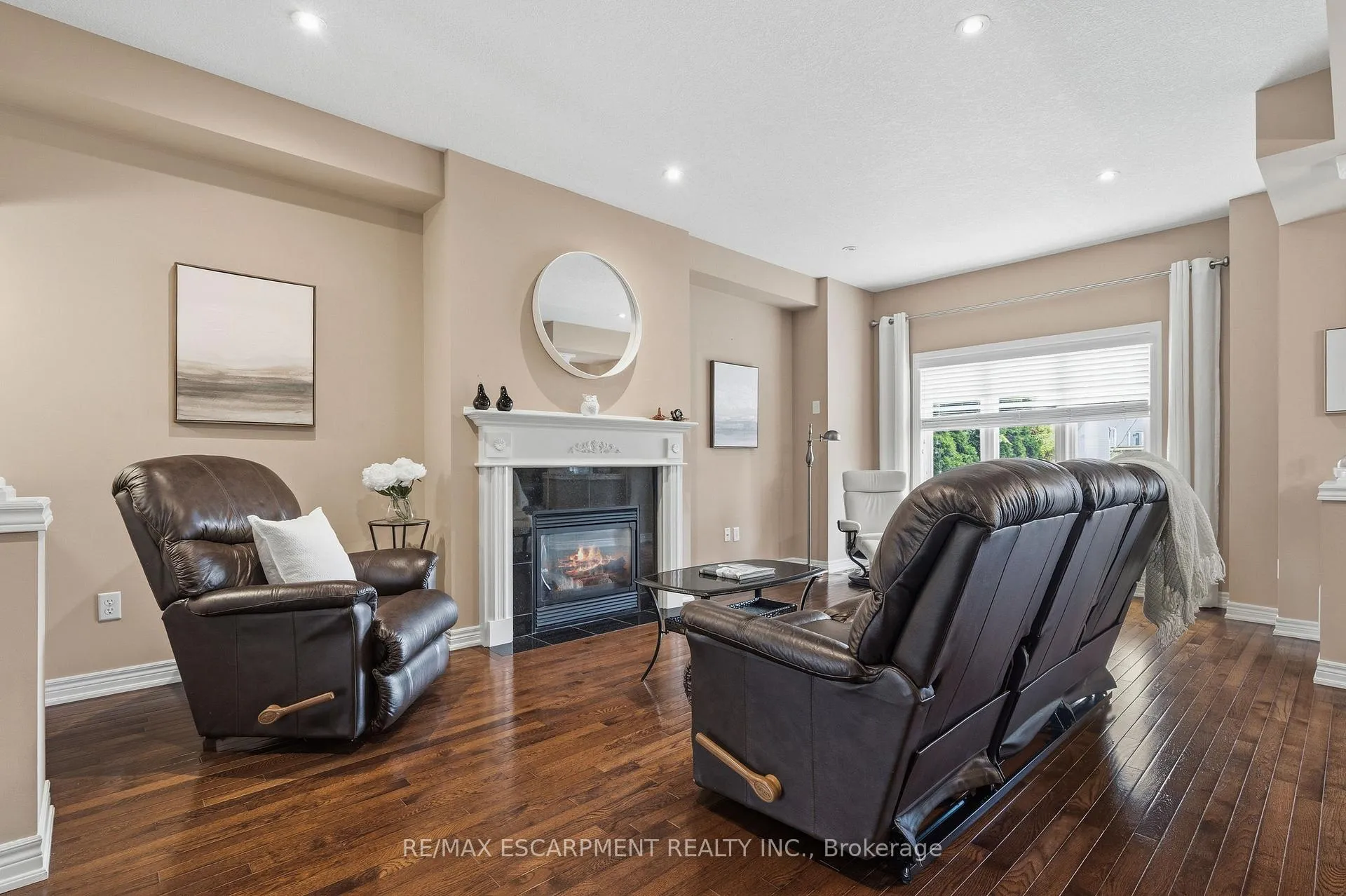 Photo 7 of 96 Newcombe Road, Hamilton, Dundas — HOMEH