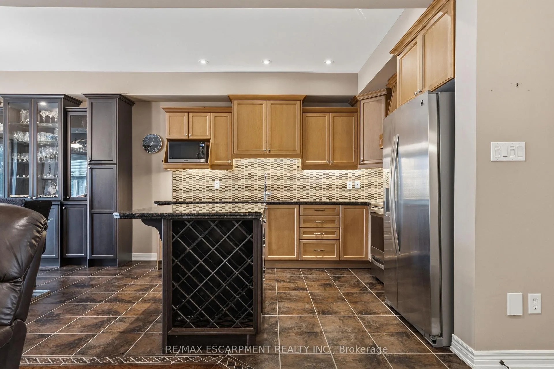 Photo 10 of 96 Newcombe Road, Hamilton, Dundas — HOMEH