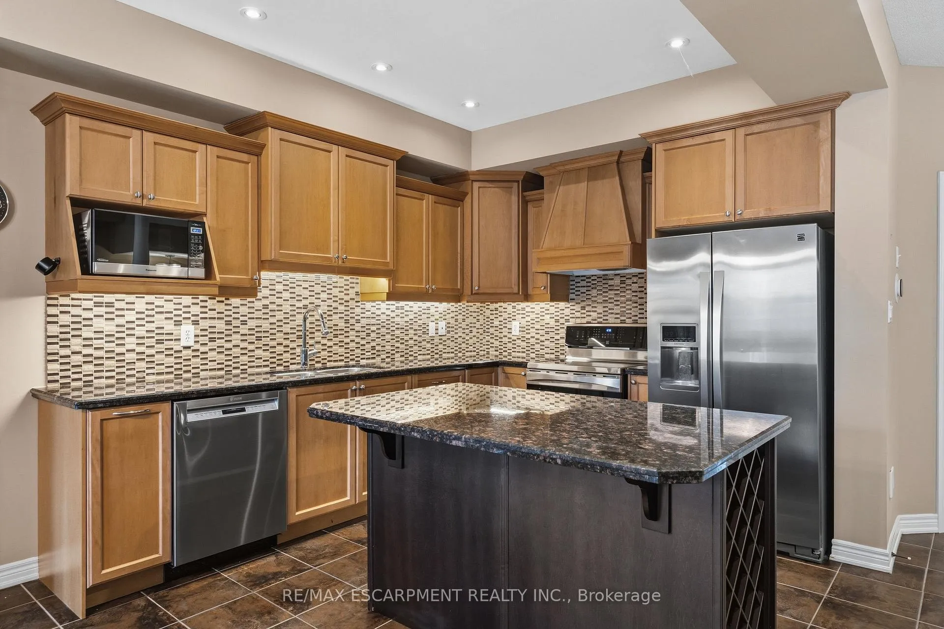 Photo 11 of 96 Newcombe Road, Hamilton, Dundas — HOMEH
