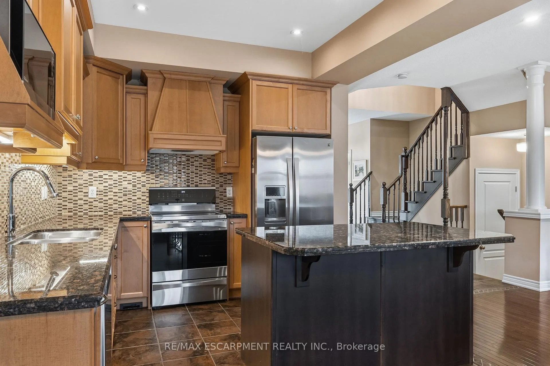 Photo 12 of 96 Newcombe Road, Hamilton, Dundas — HOMEH