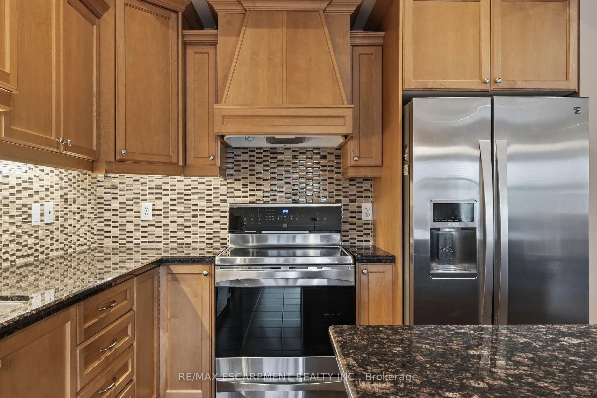 Photo 13 of 96 Newcombe Road, Hamilton, Dundas — HOMEH