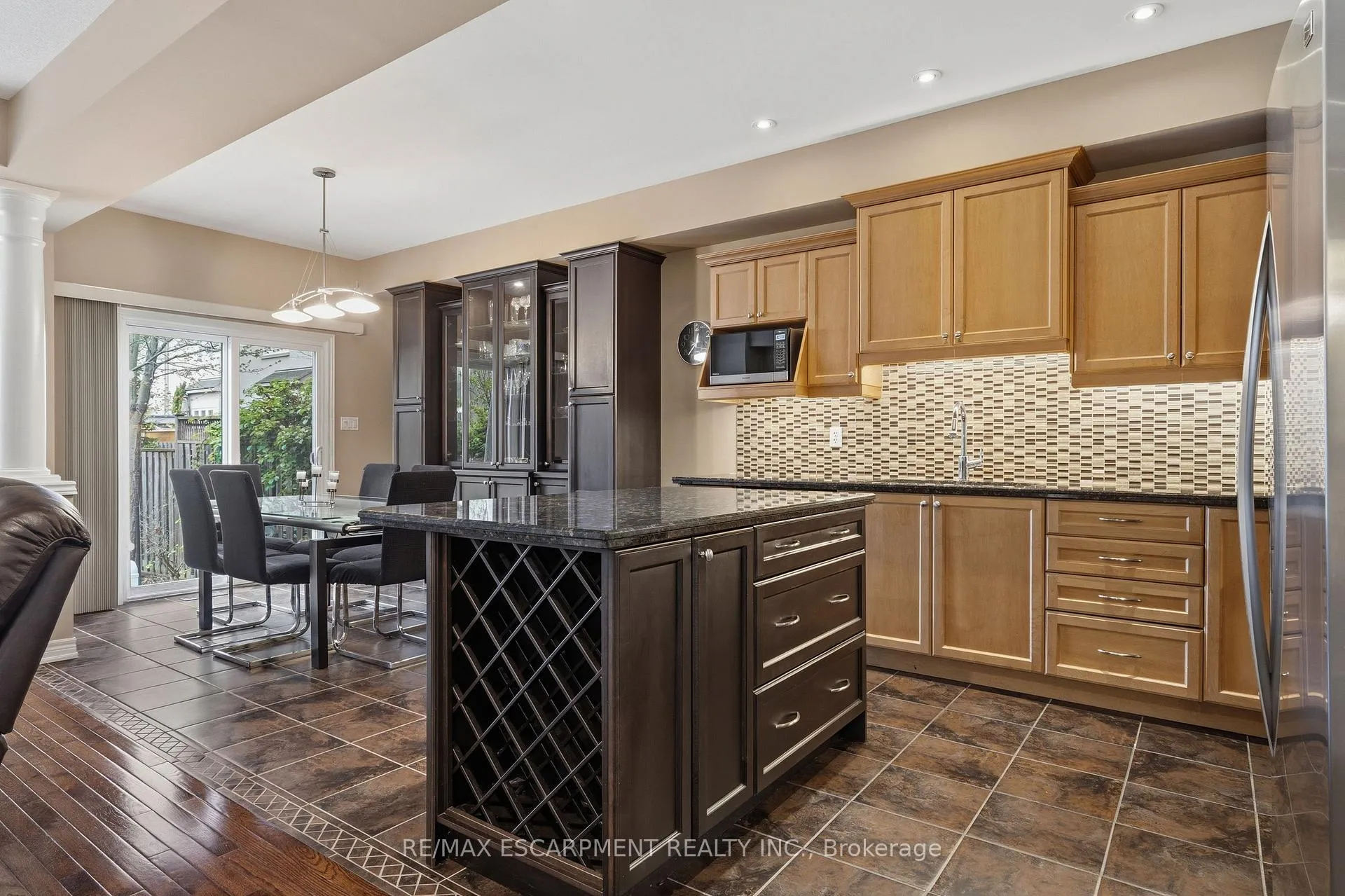 Photo 15 of 96 Newcombe Road, Hamilton, Dundas — HOMEH