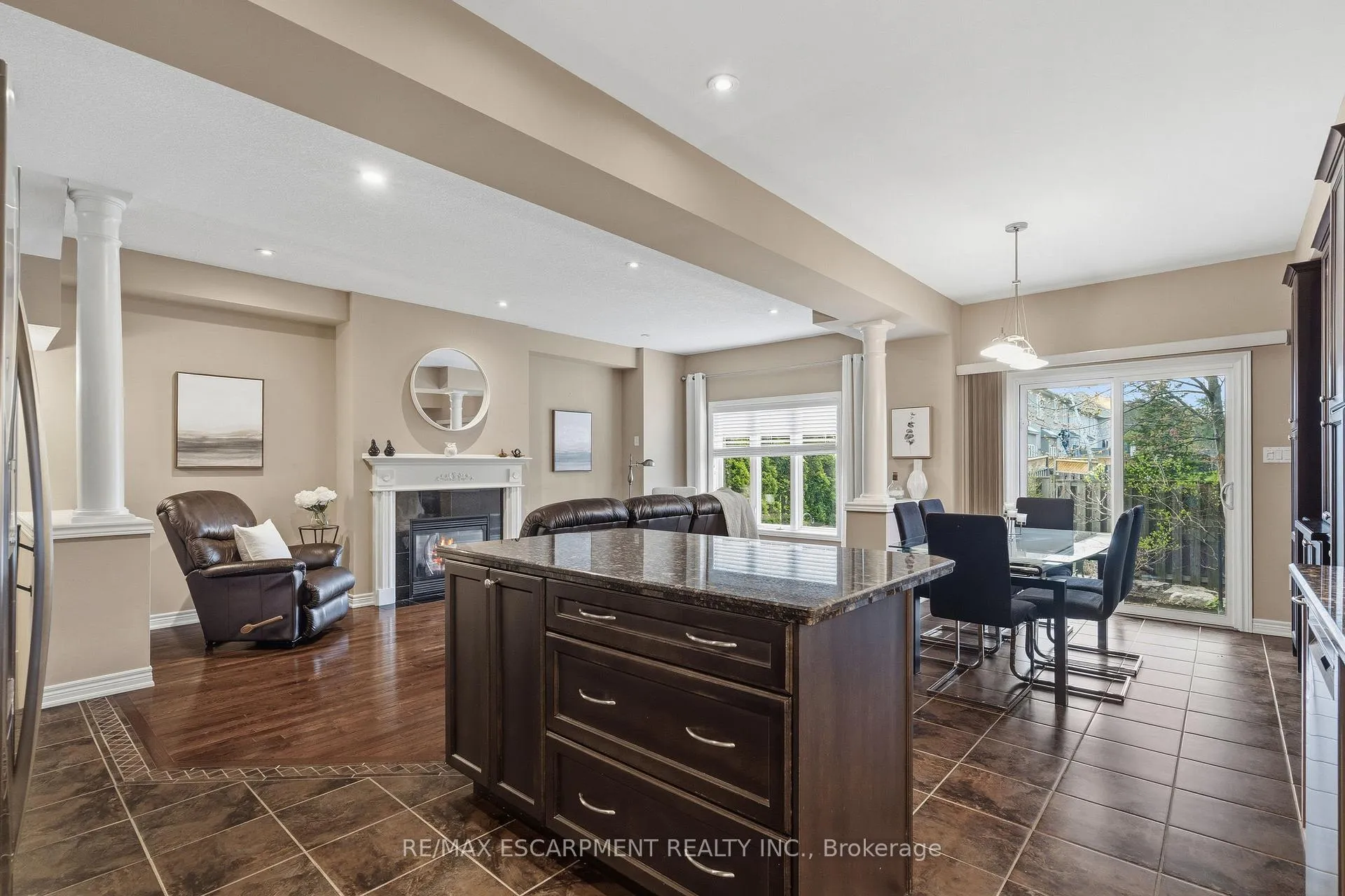 Photo 16 of 96 Newcombe Road, Hamilton, Dundas — HOMEH