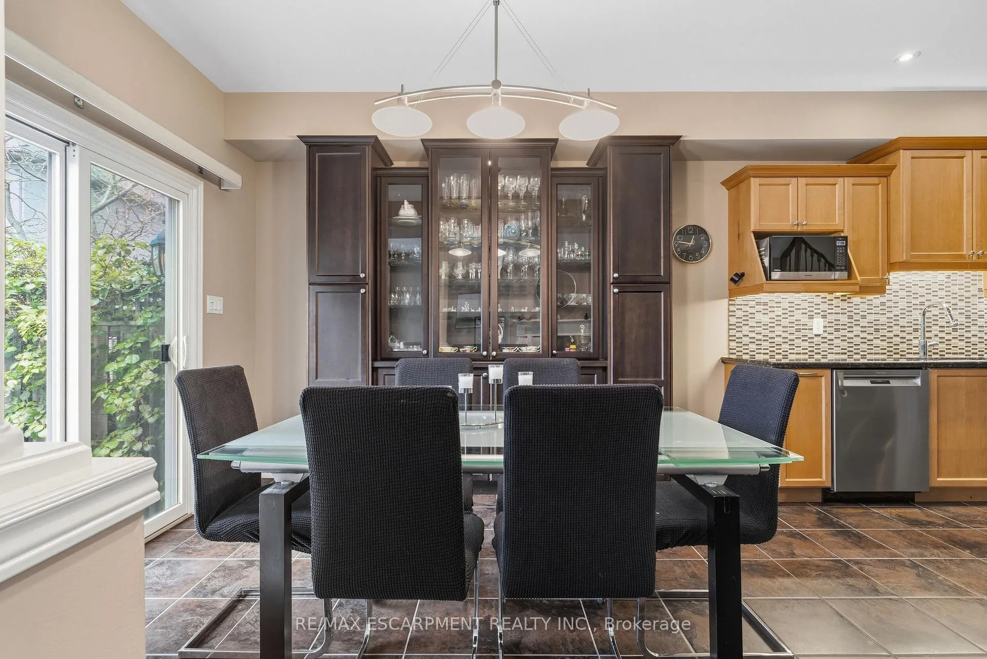 Photo 19 of 96 Newcombe Road, Hamilton, Dundas — HOMEH