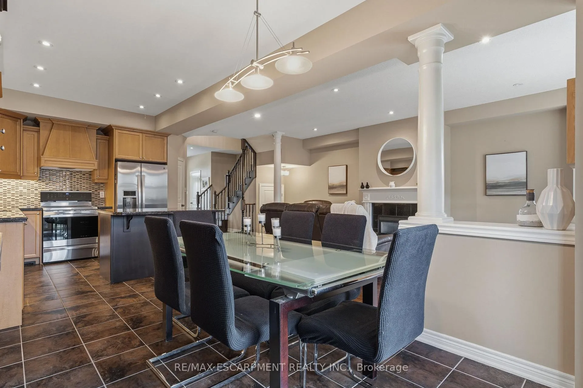 Photo 20 of 96 Newcombe Road, Hamilton, Dundas — HOMEH