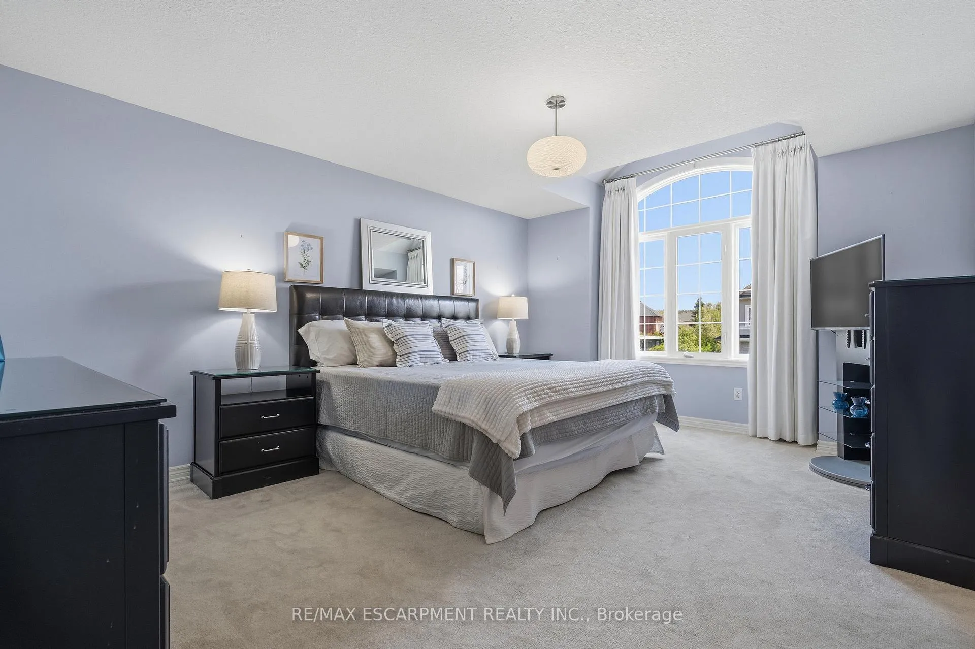 Photo 23 of 96 Newcombe Road, Hamilton, Dundas — HOMEH