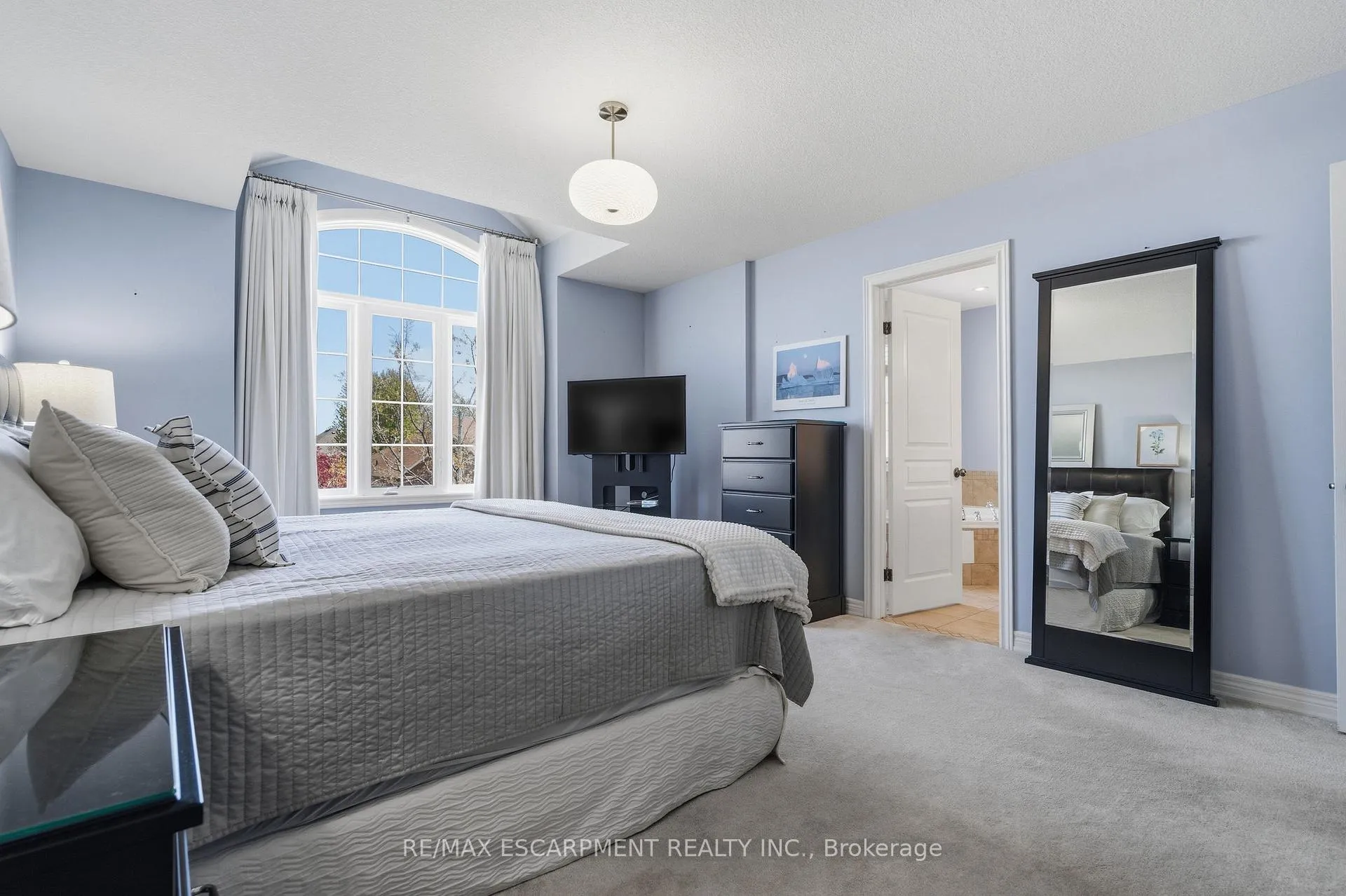 Photo 24 of 96 Newcombe Road, Hamilton, Dundas — HOMEH