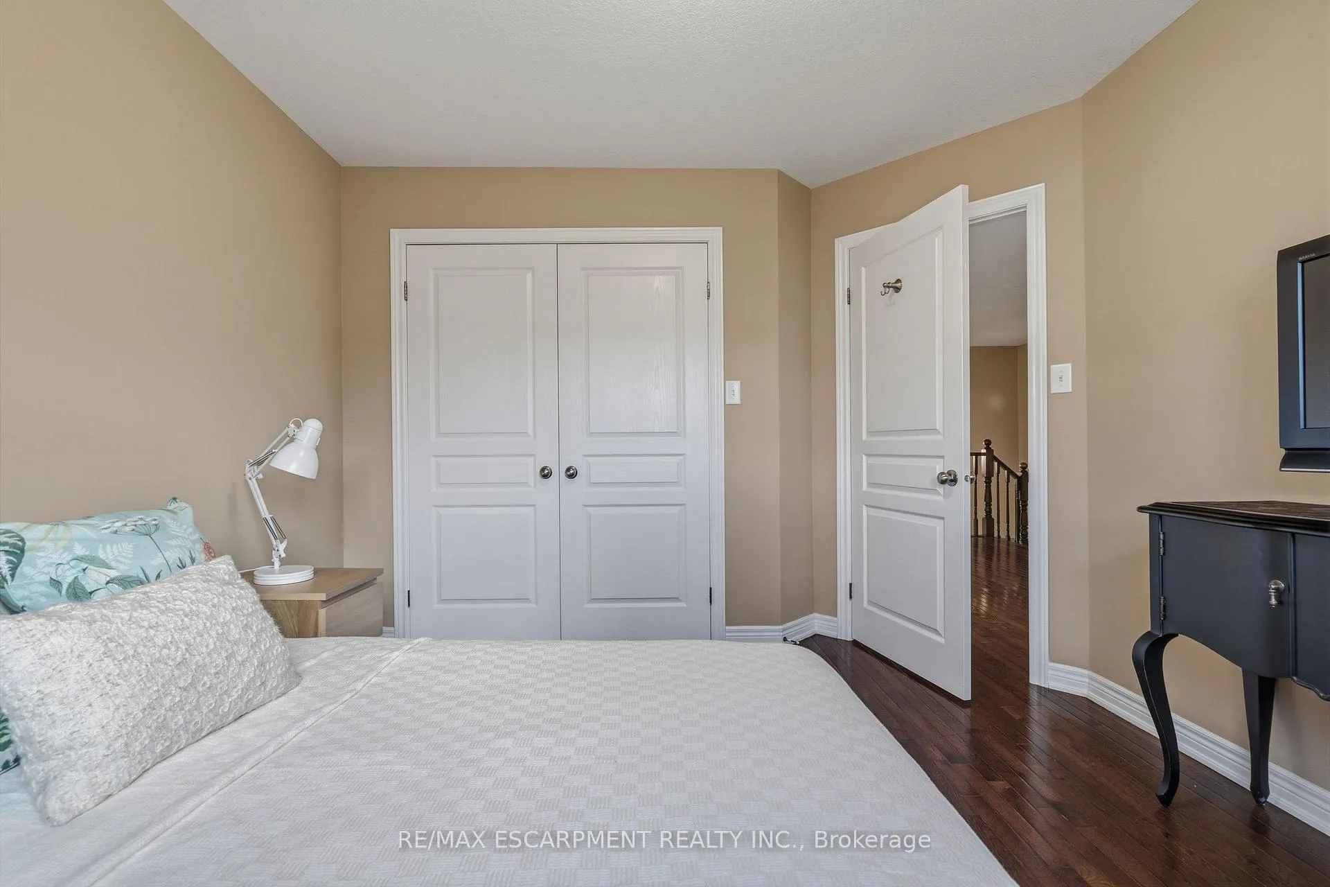 Photo 31 of 96 Newcombe Road, Hamilton, Dundas — HOMEH