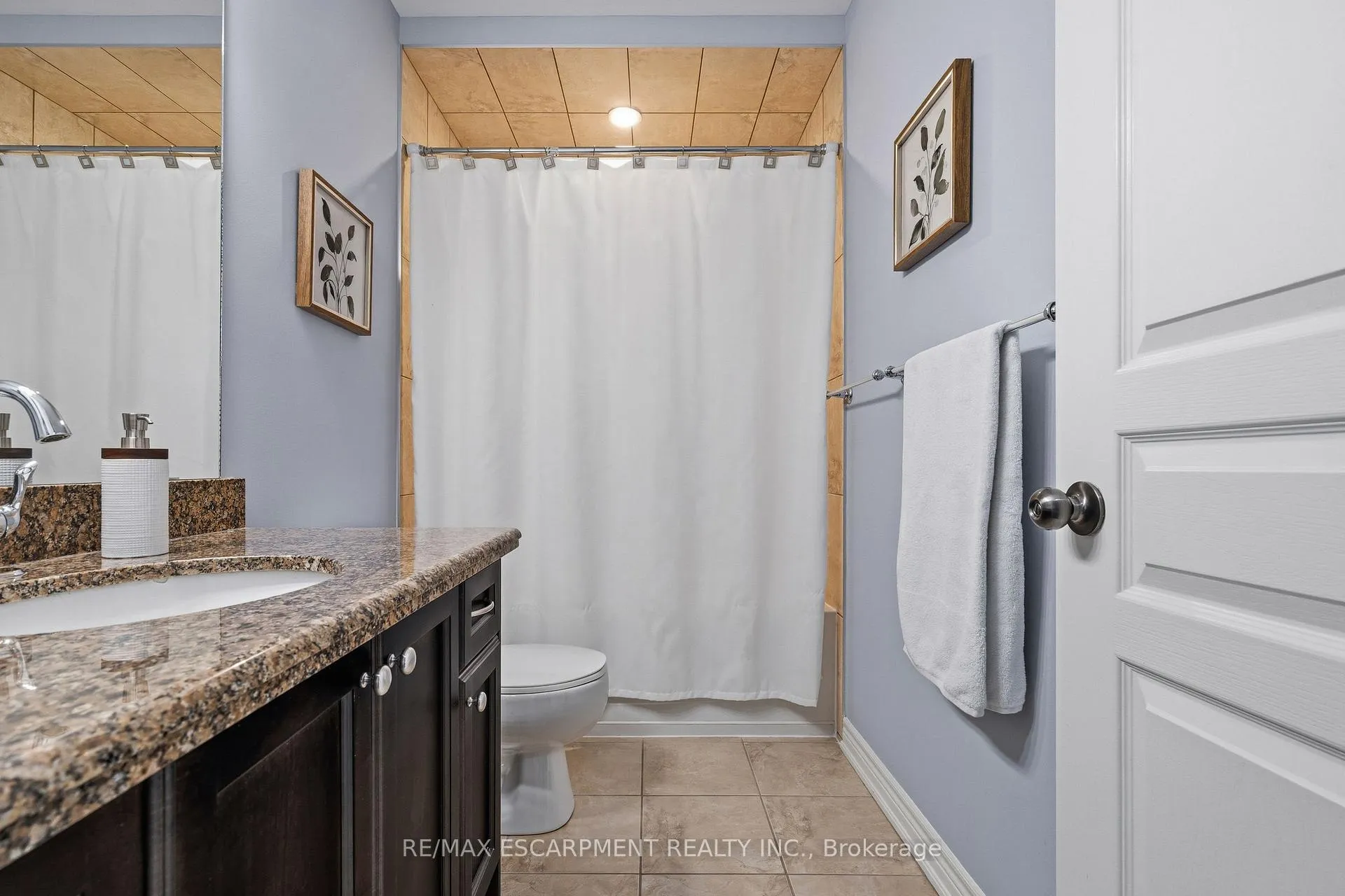 Photo 32 of 96 Newcombe Road, Hamilton, Dundas — HOMEH