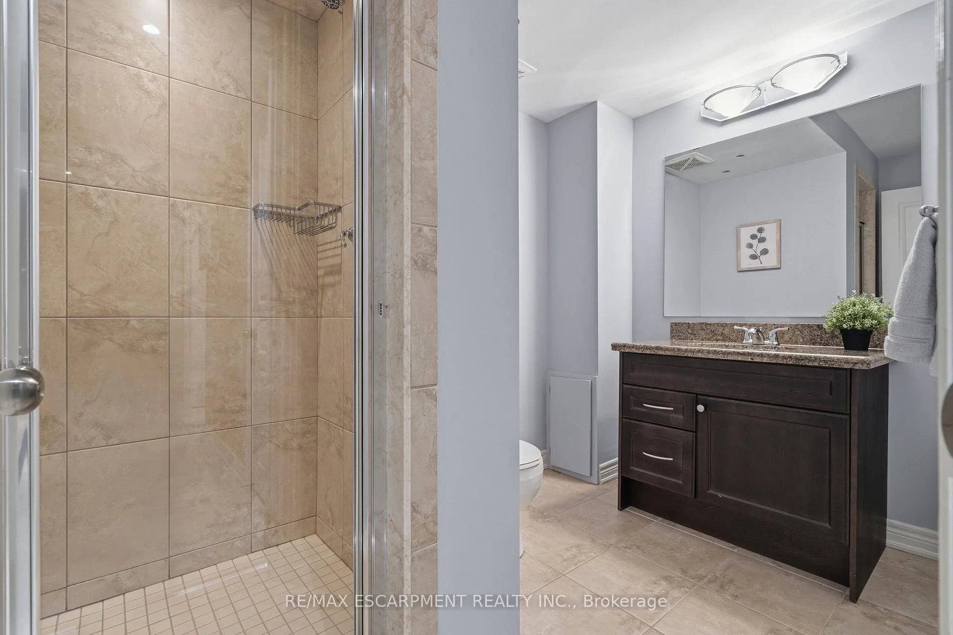 Photo 39 of 96 Newcombe Road, Hamilton, Dundas — HOMEH
