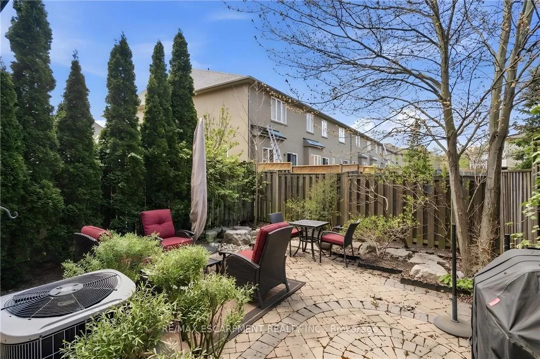 Photo 40 of 96 Newcombe Road, Hamilton, Dundas — HOMEH