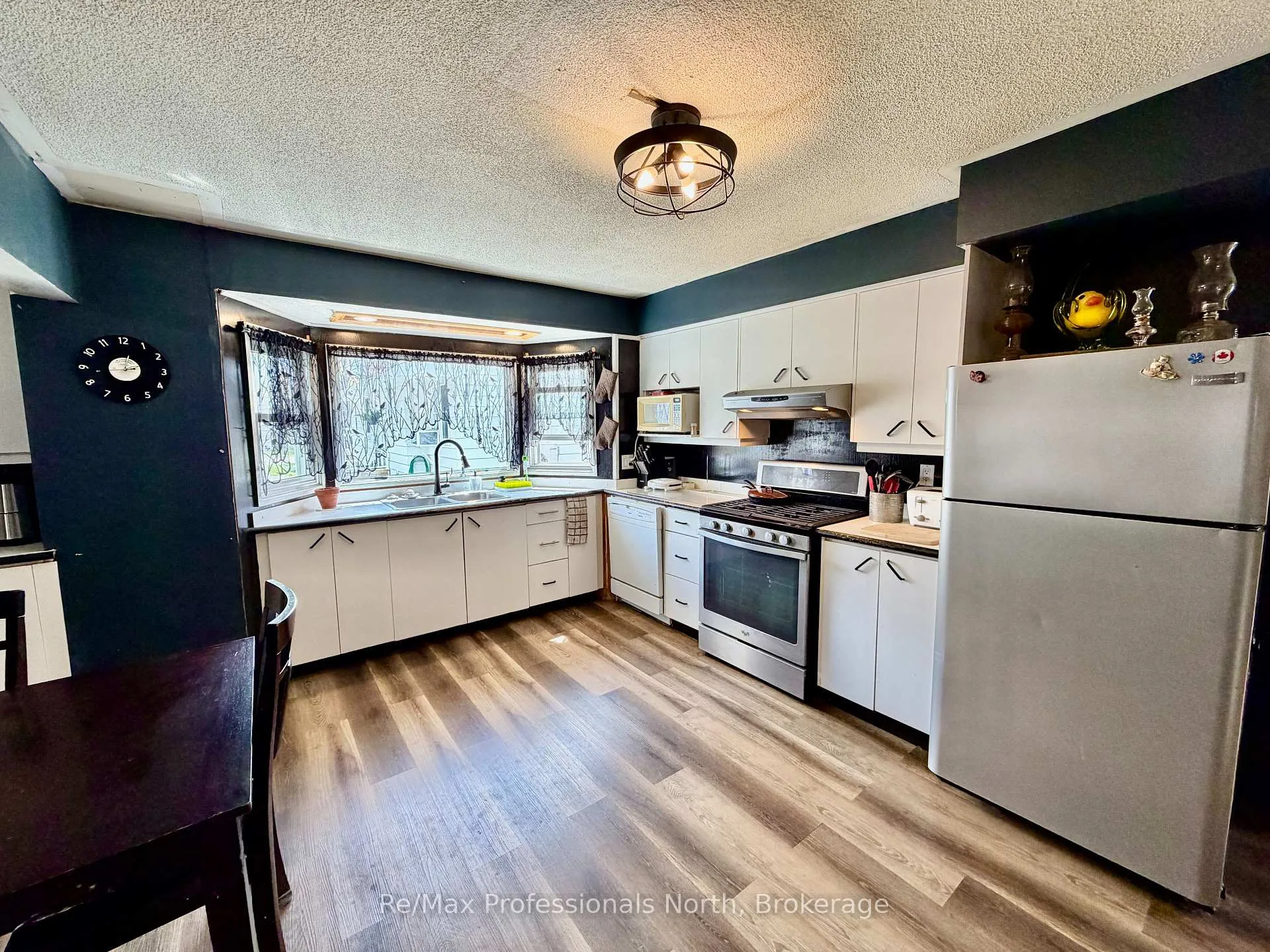 Photo 5 of 550 Mary Street N, Gravenhurst, Muskoka (S) — HOMEH