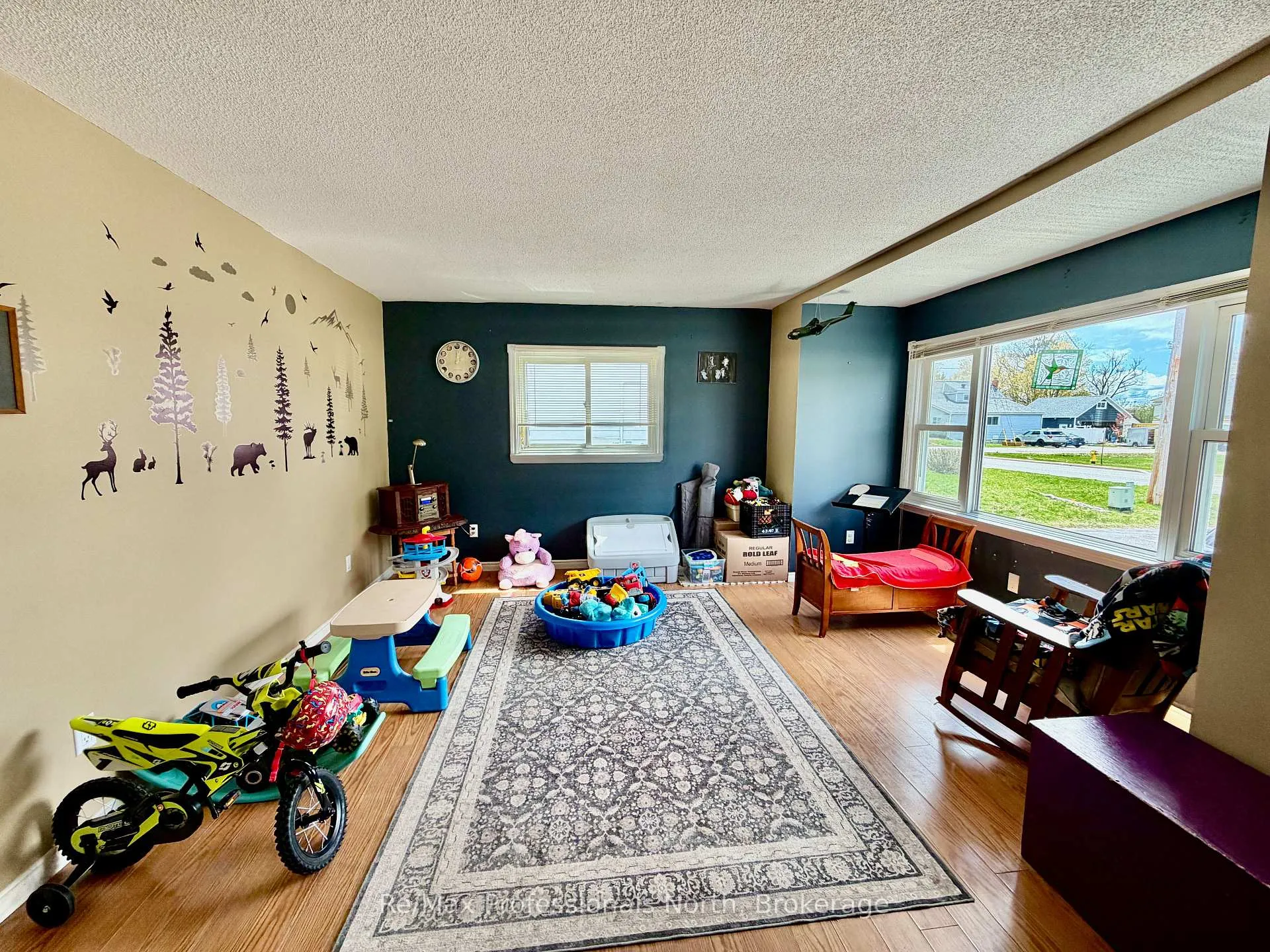 Photo 8 of 550 Mary Street N, Gravenhurst, Muskoka (S) — HOMEH