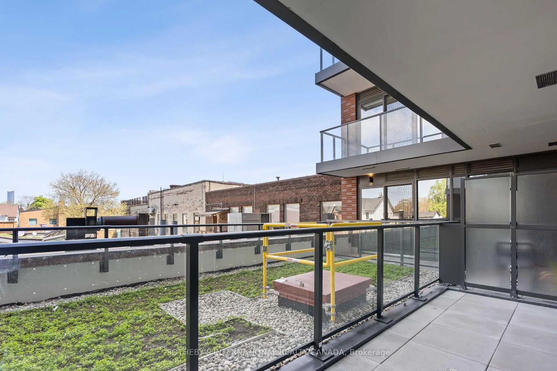Photo 8 of Unit 223, 5 Lakeview Avenue, Toronto, Trinity-Bellwoods — HOMEH