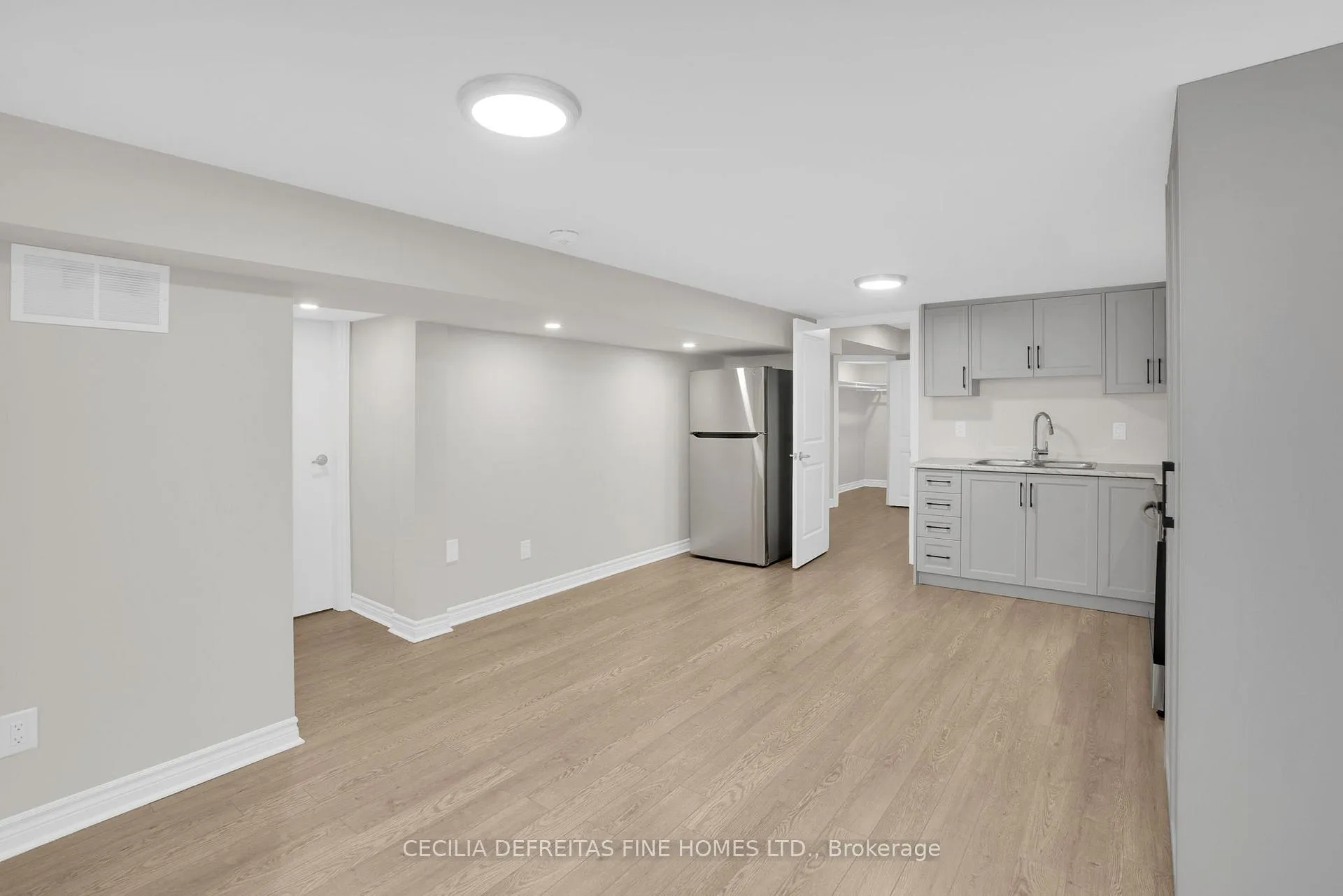 Photo 5 of Unit Bsmt, 99 Francesca Court, Vaughan, East Woodbridge — HOMEH