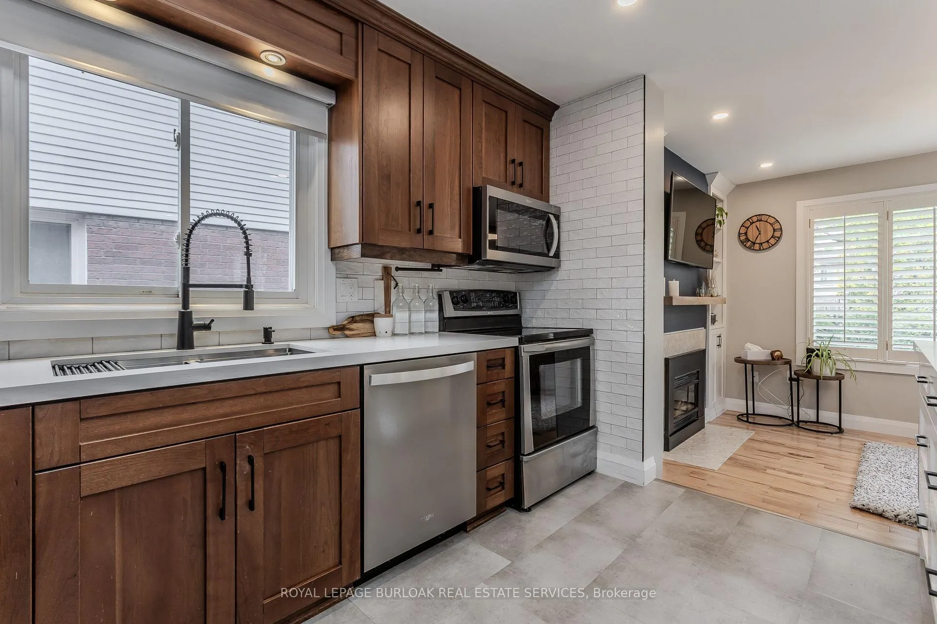 Photo 10 of 754 Hawkins Crescent, Burlington, Brant — HOMEH