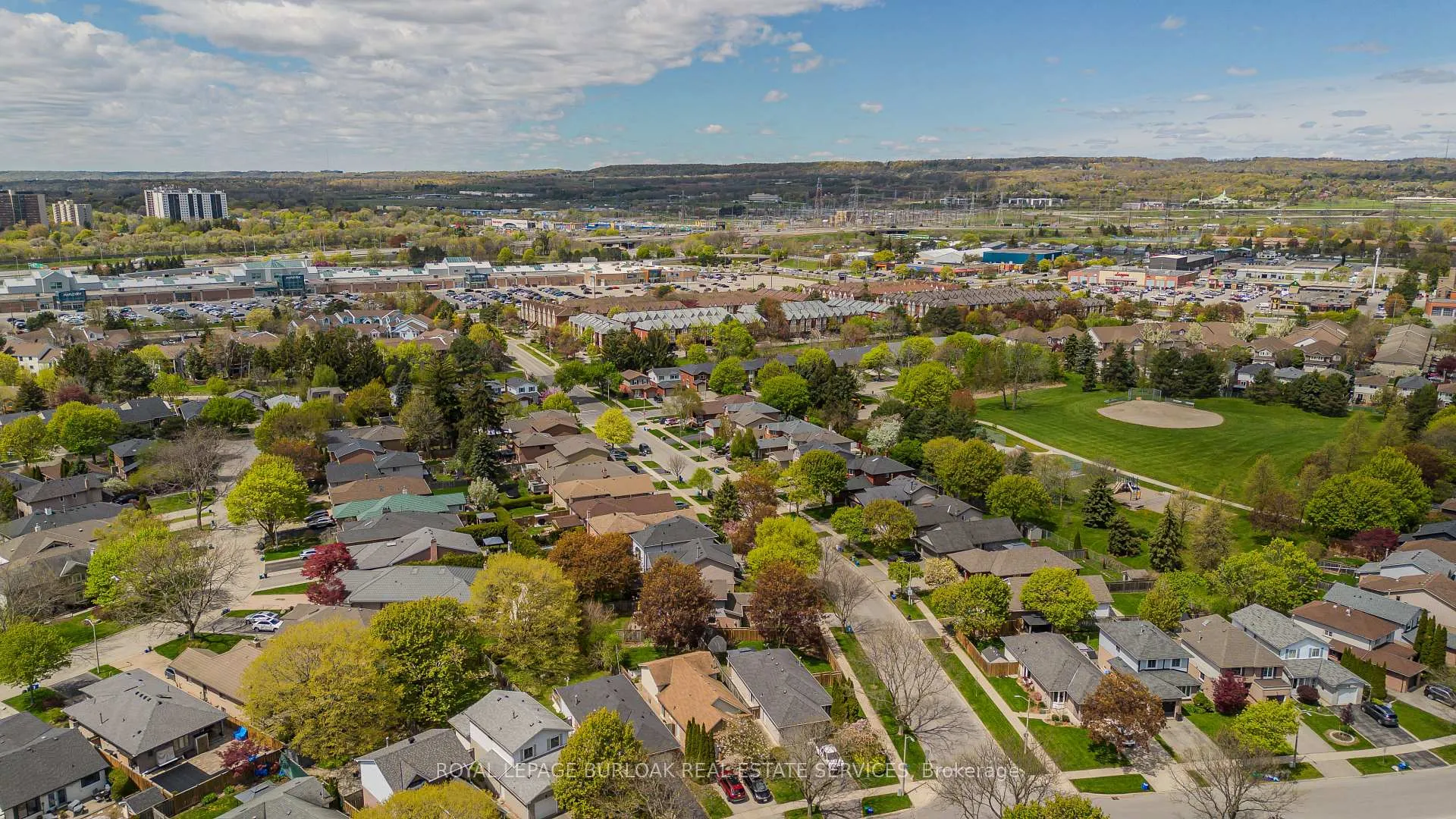 Photo 31 of 754 Hawkins Crescent, Burlington, Brant — HOMEH