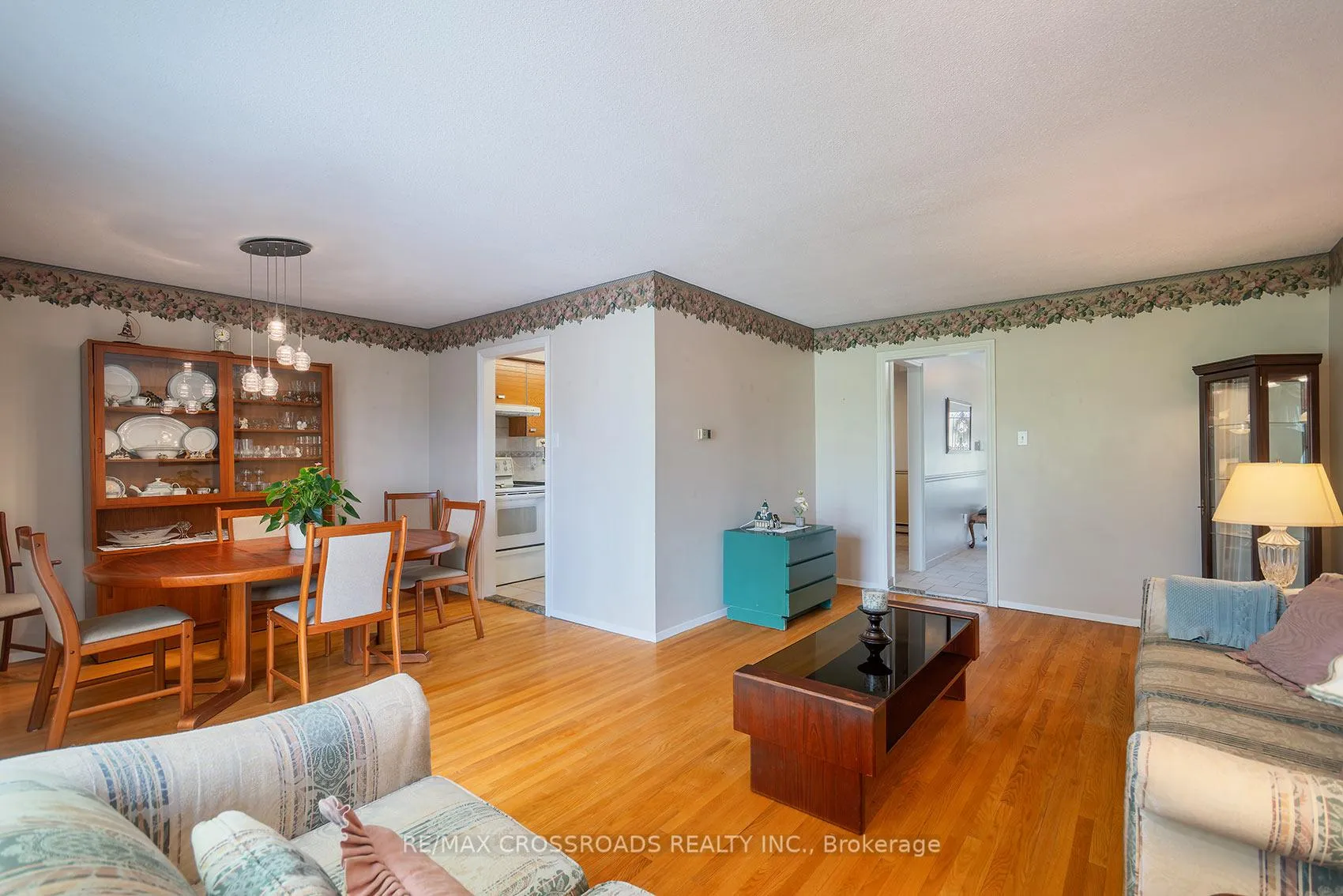 Photo 6 of 164 Glen Spring Drive, Scarborough, L'Amoreaux — HOMEH