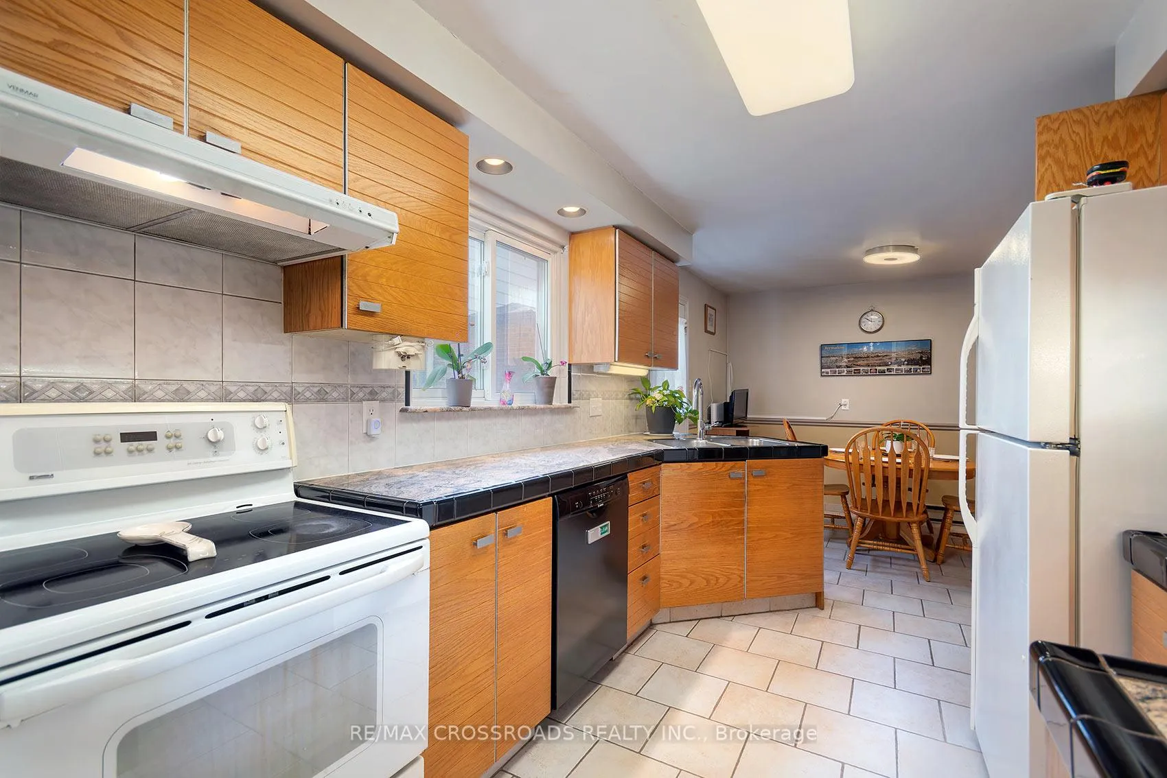 Photo 10 of 164 Glen Spring Drive, Scarborough, L'Amoreaux — HOMEH