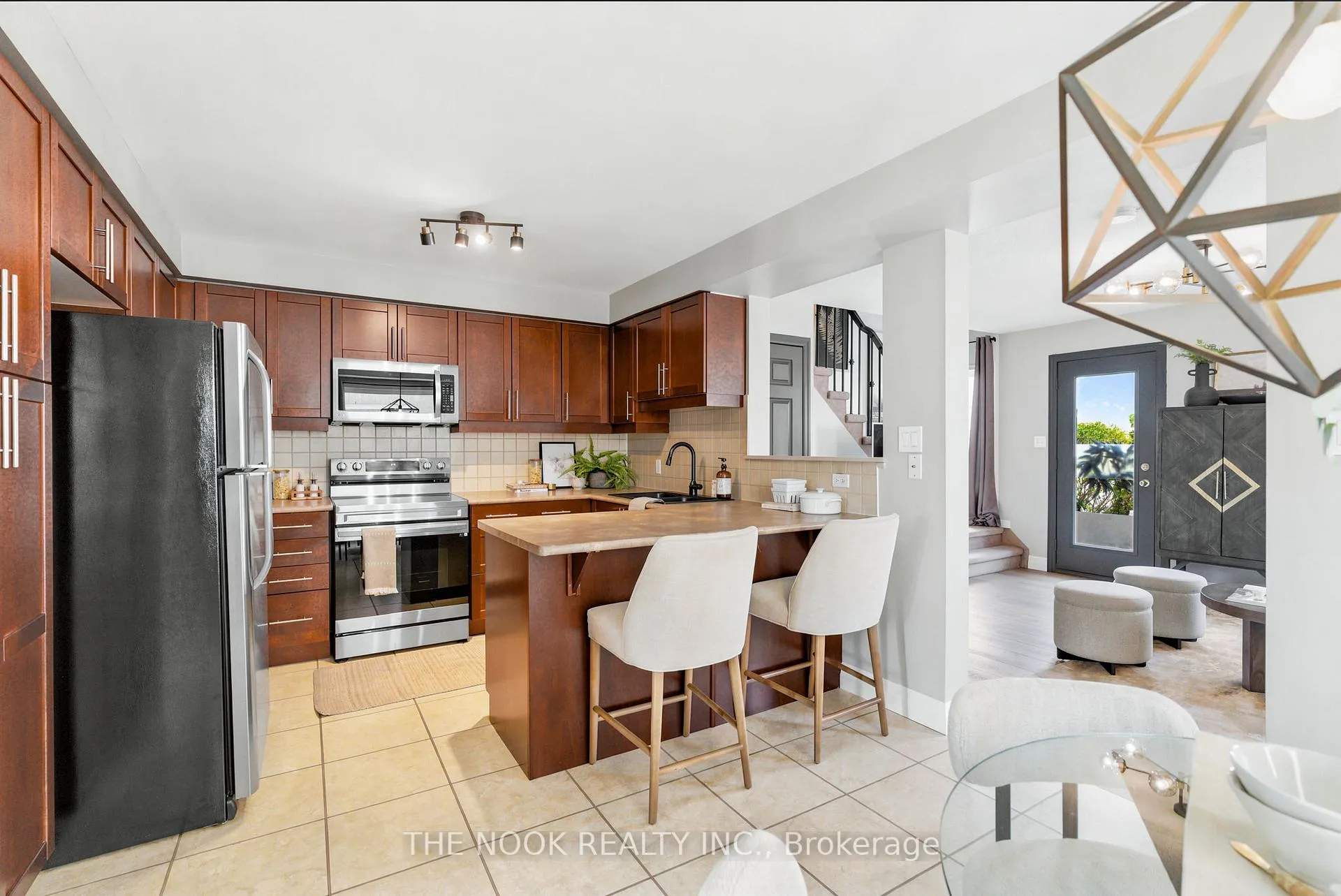 Photo 7 of Unit 44, 460 Woodmount Drive, Oshawa, Samac — HOMEH