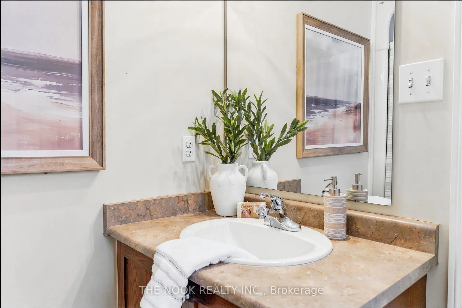 Photo 17 of Unit 44, 460 Woodmount Drive, Oshawa, Samac — HOMEH