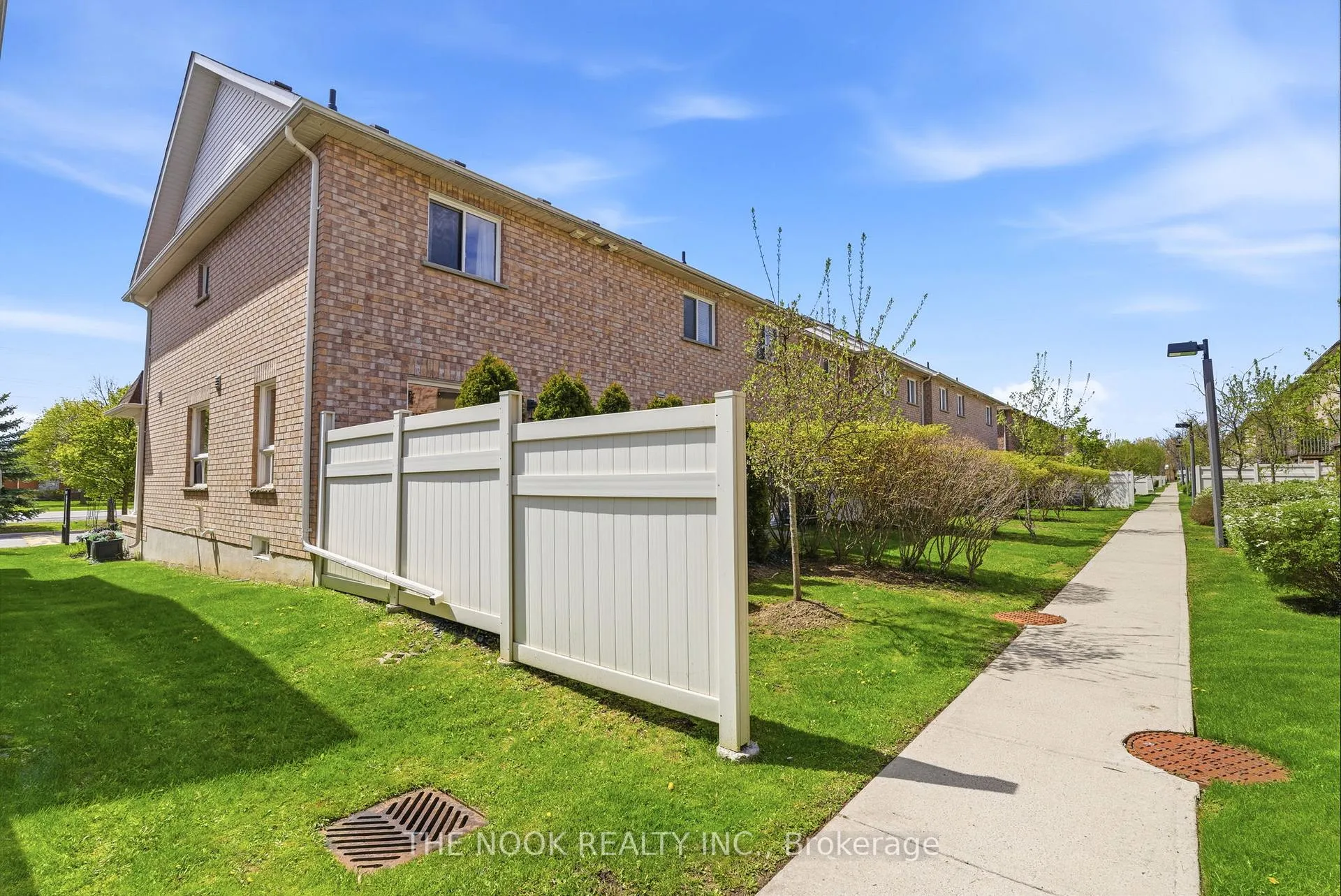 Photo 30 of Unit 44, 460 Woodmount Drive, Oshawa, Samac — HOMEH