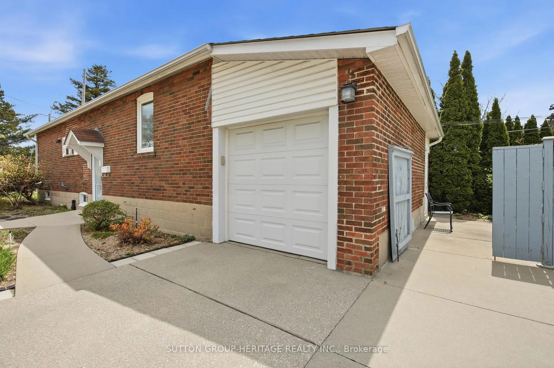 Photo 4 of 92 Durant Avenue, Toronto, Danforth Village-East York — HOMEH