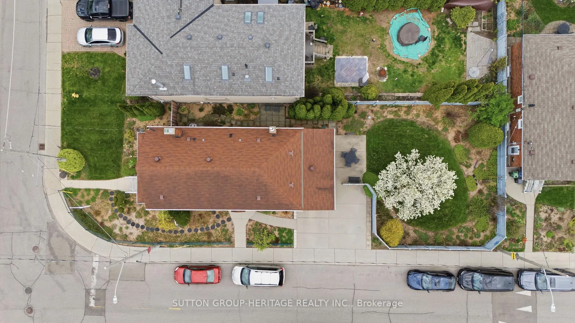 Photo 6 of 92 Durant Avenue, Toronto, Danforth Village-East York — HOMEH