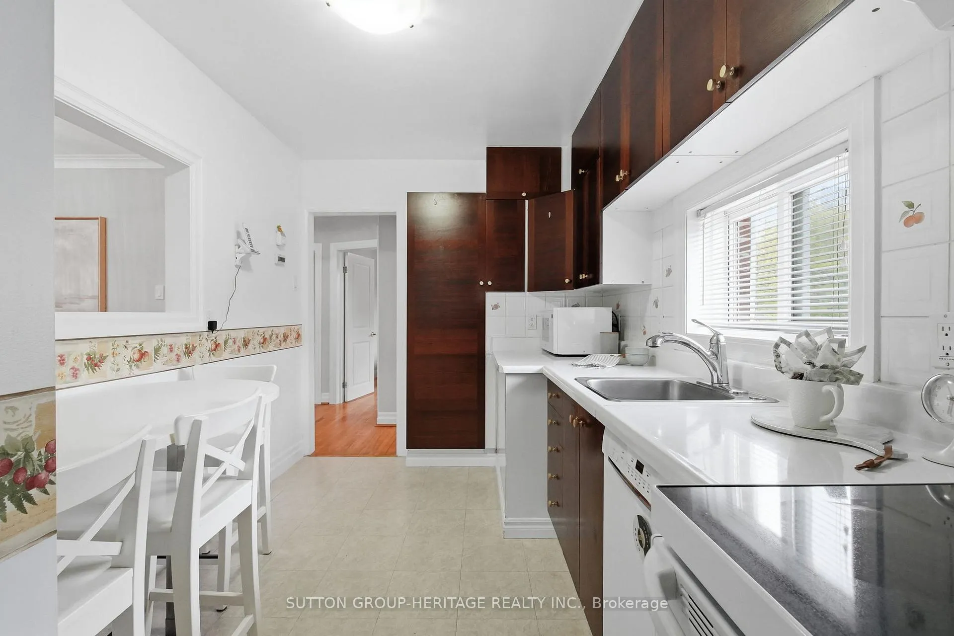 Photo 19 of 92 Durant Avenue, Toronto, Danforth Village-East York — HOMEH