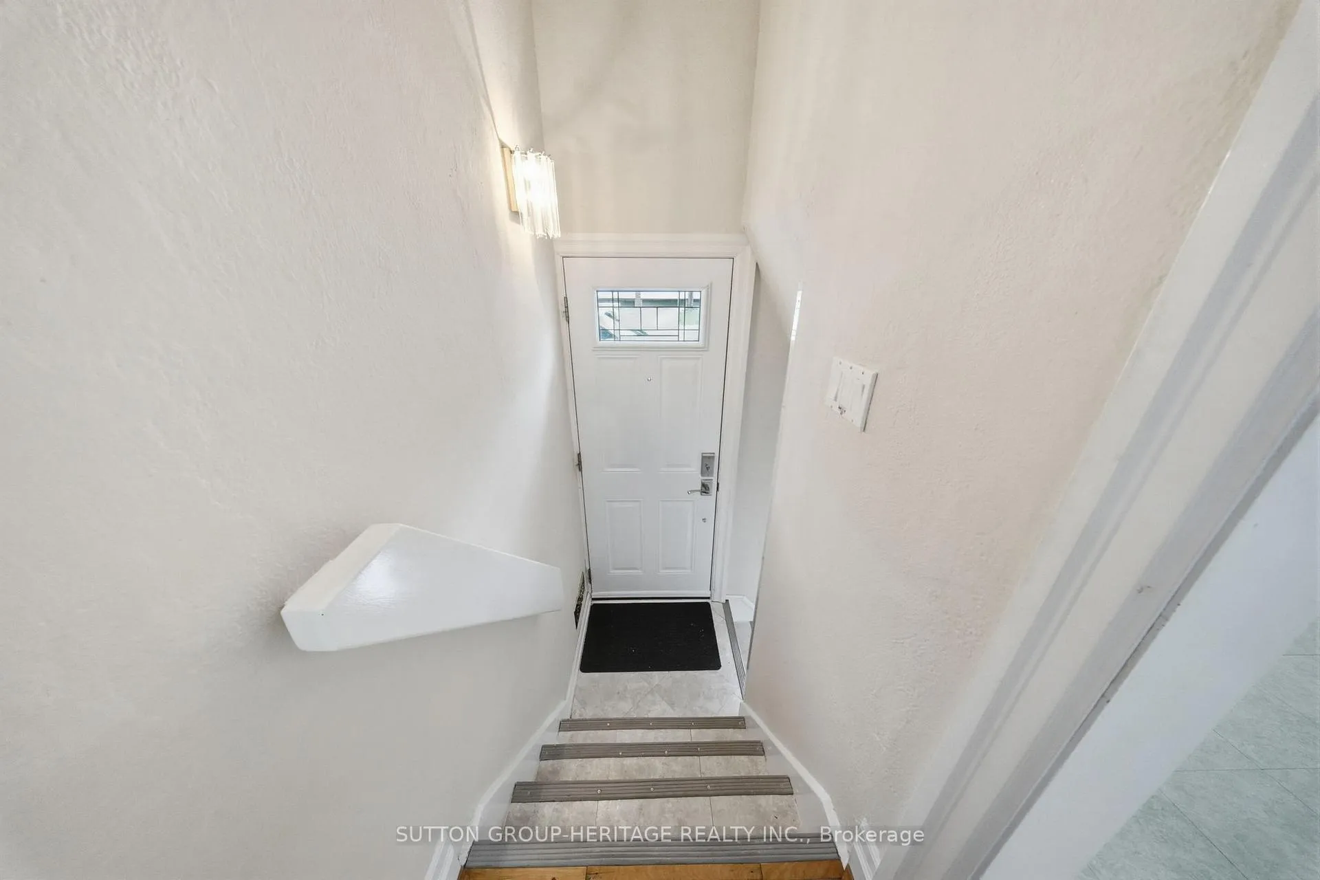 Photo 26 of 92 Durant Avenue, Toronto, Danforth Village-East York — HOMEH