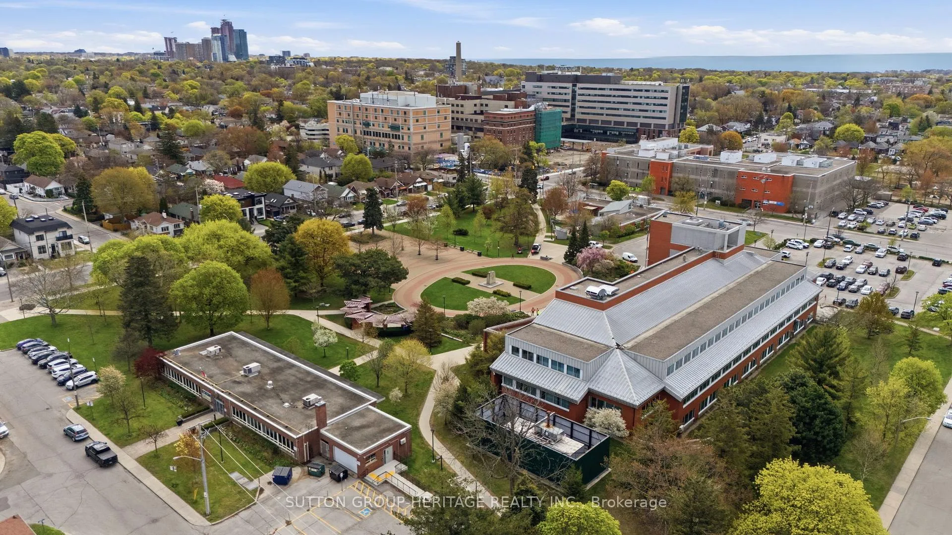 Photo 42 of 92 Durant Avenue, Toronto, Danforth Village-East York — HOMEH