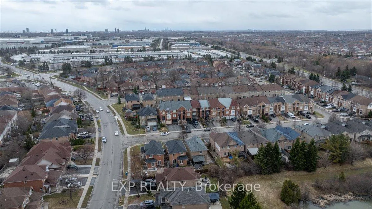 Photo 35 of 97 Winners Circle, Brampton, Northwest Sandalwood Parkway — HOMEH